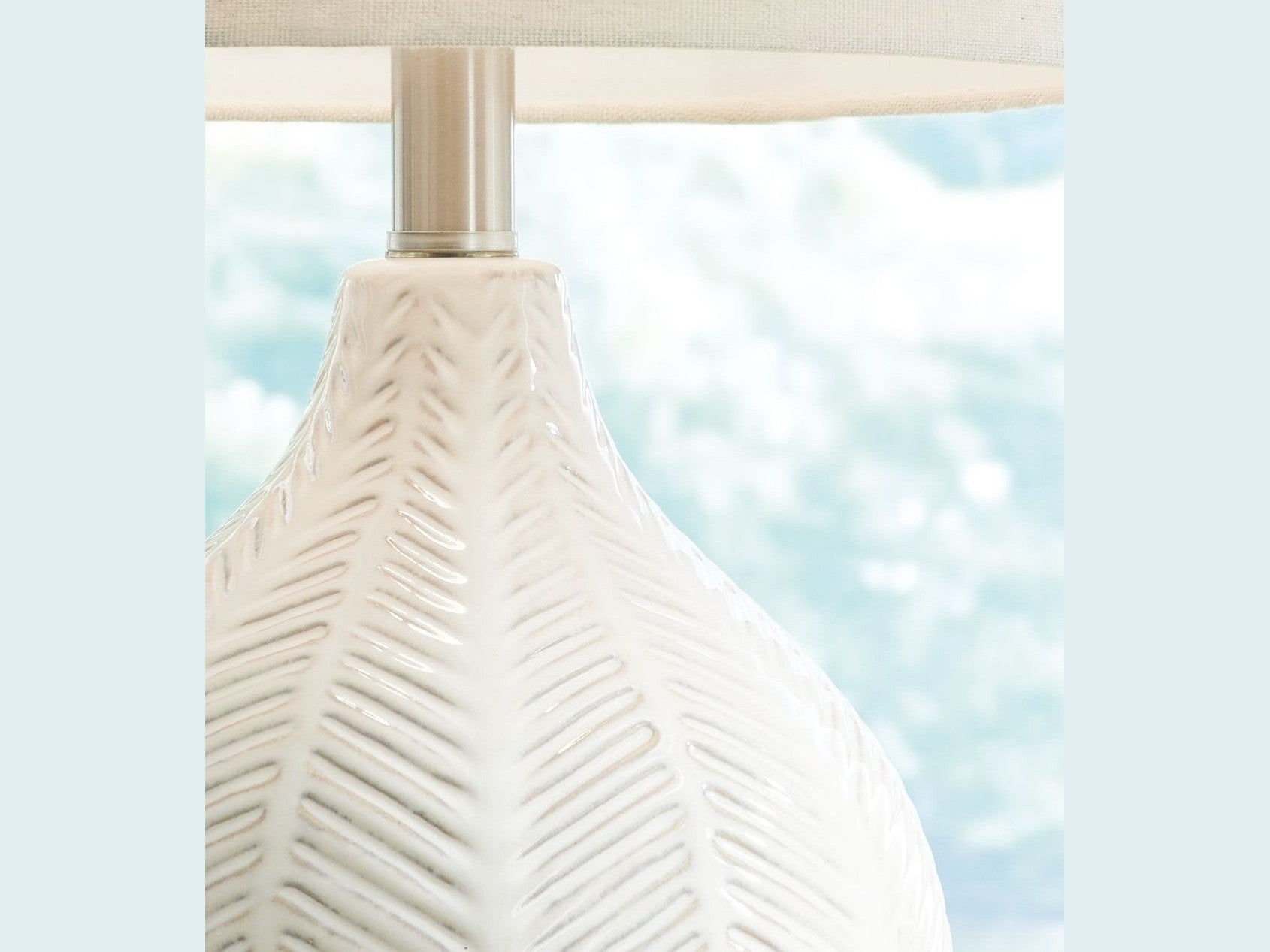 Rainermen - Ceramic Table Lamp  - Off White