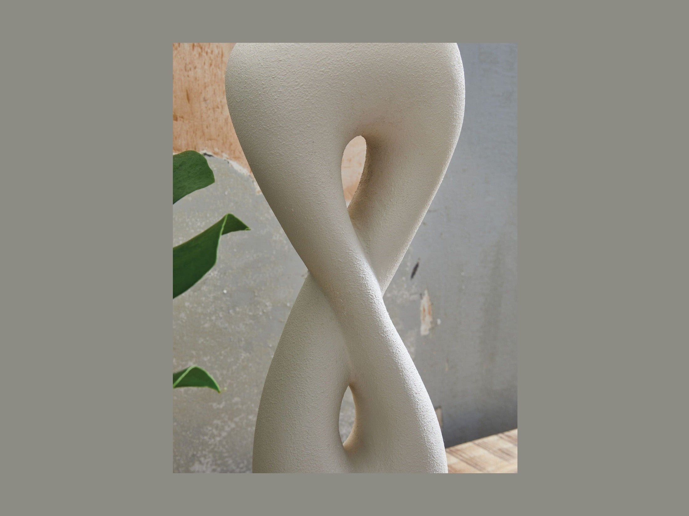Judrich - Poly Table Lamp - White / Gold Finish