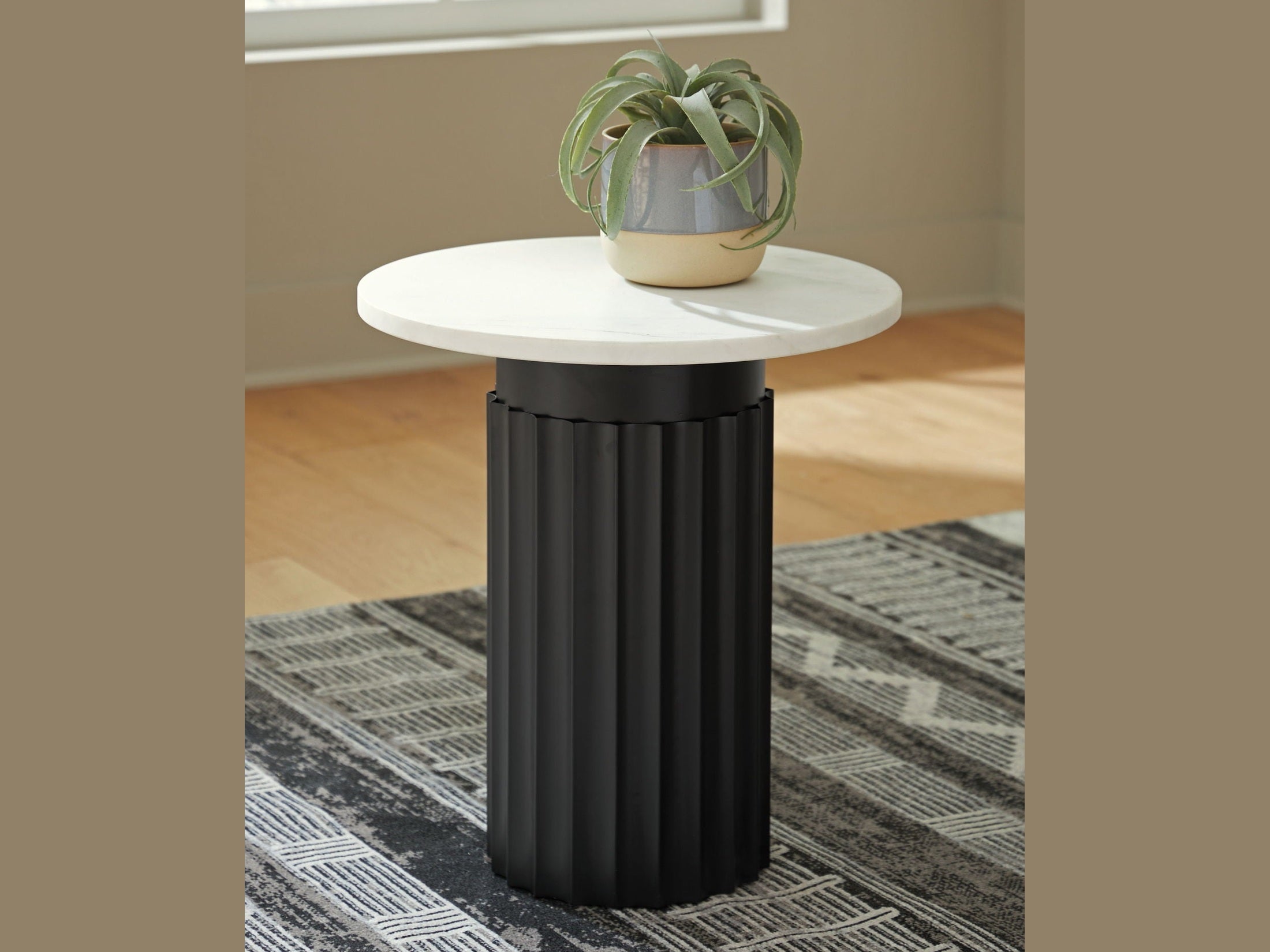 Wainstone - Accent Table - Black / White
