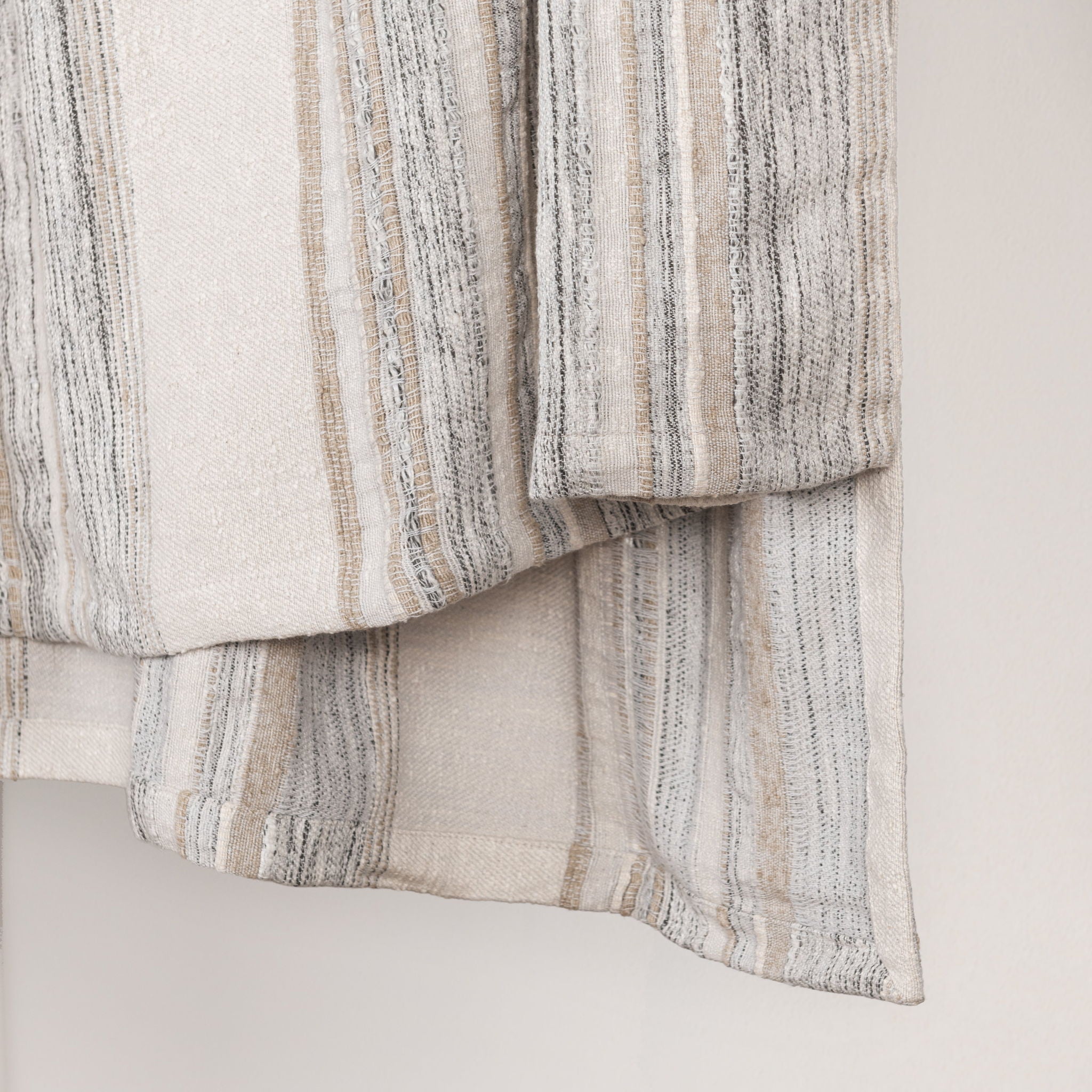 Rockport - 50" x 70" Throw - Ivory Multi