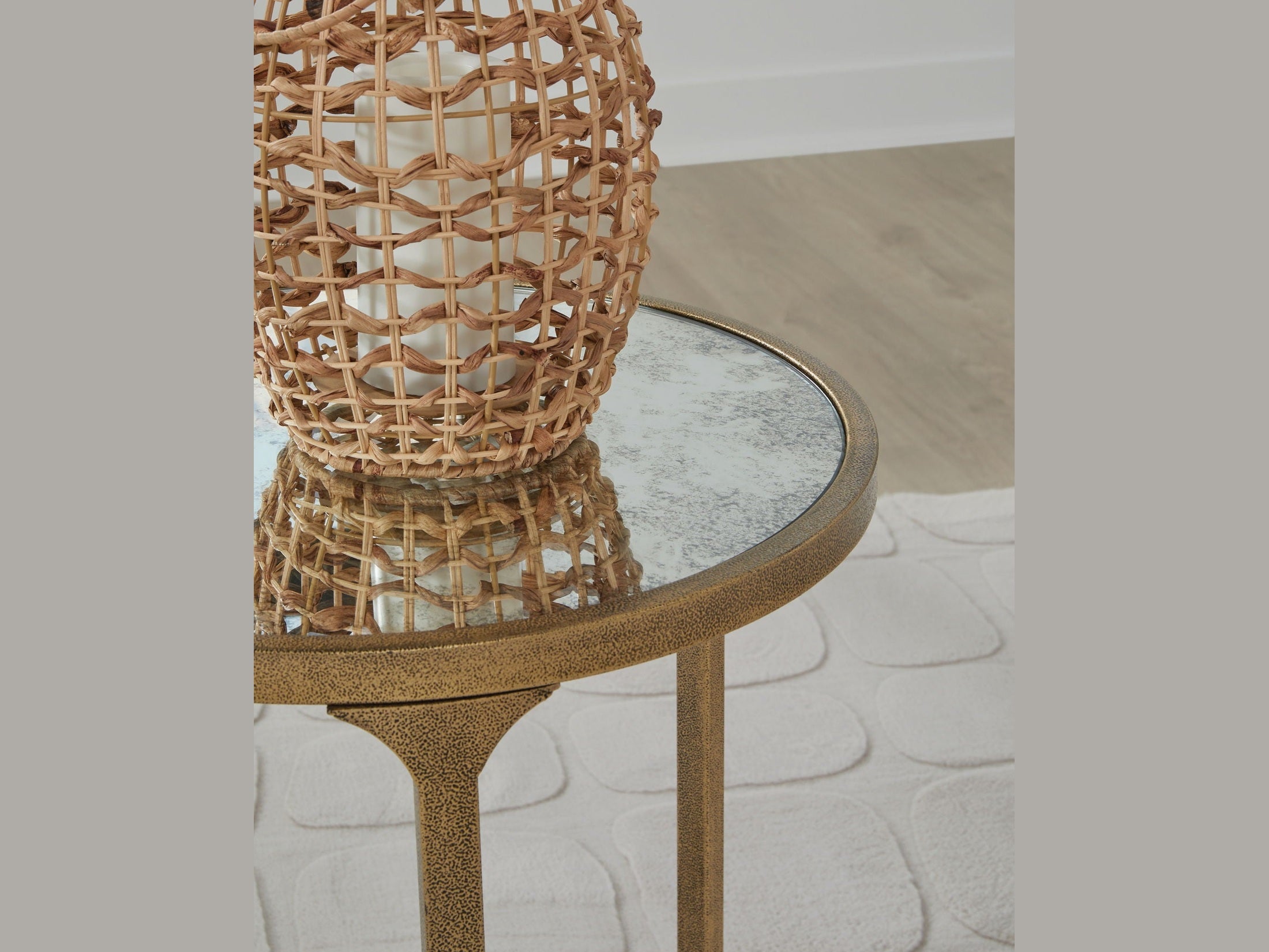 Korajane - Table