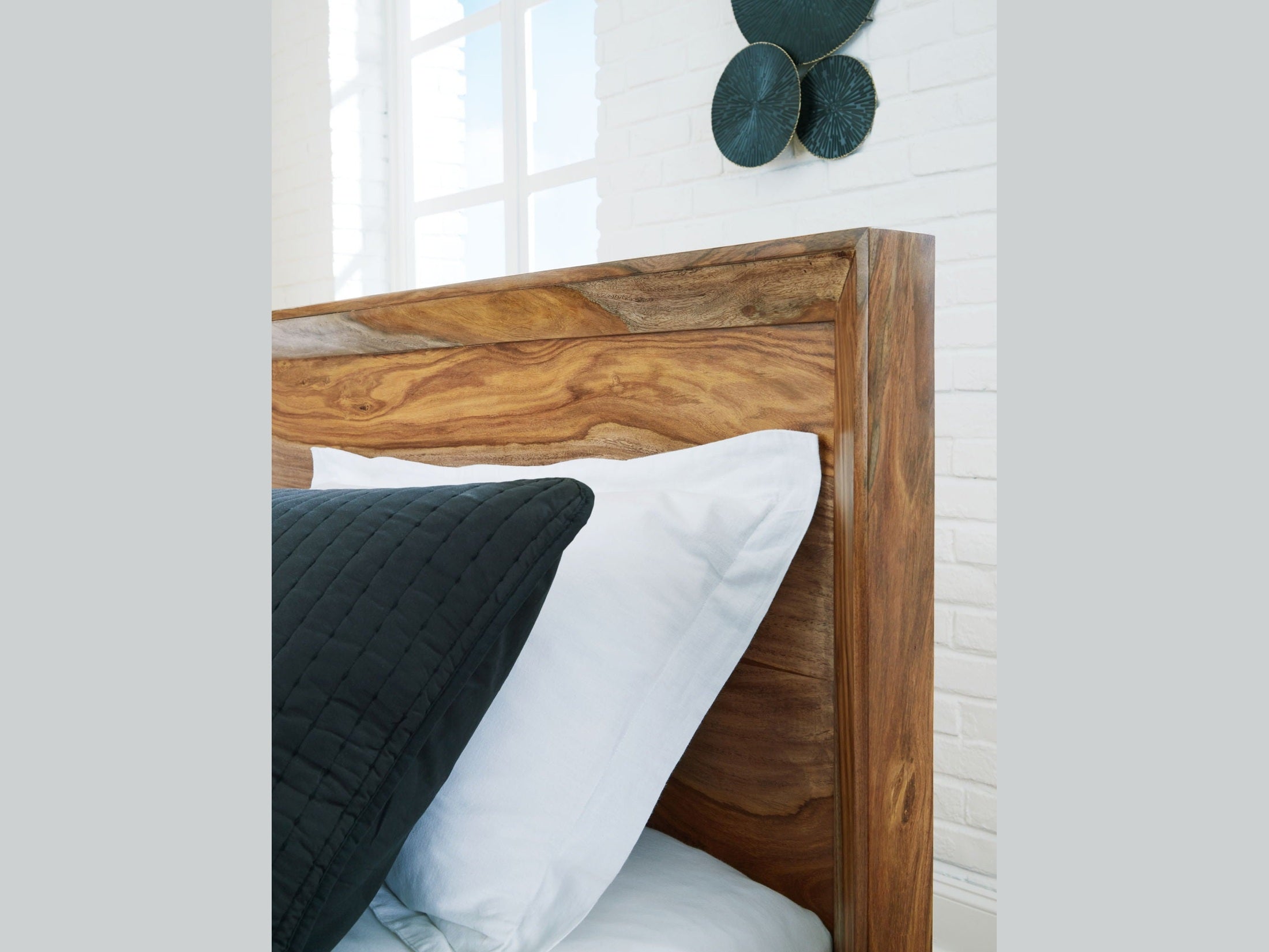 Dressonni - Panel Bed
