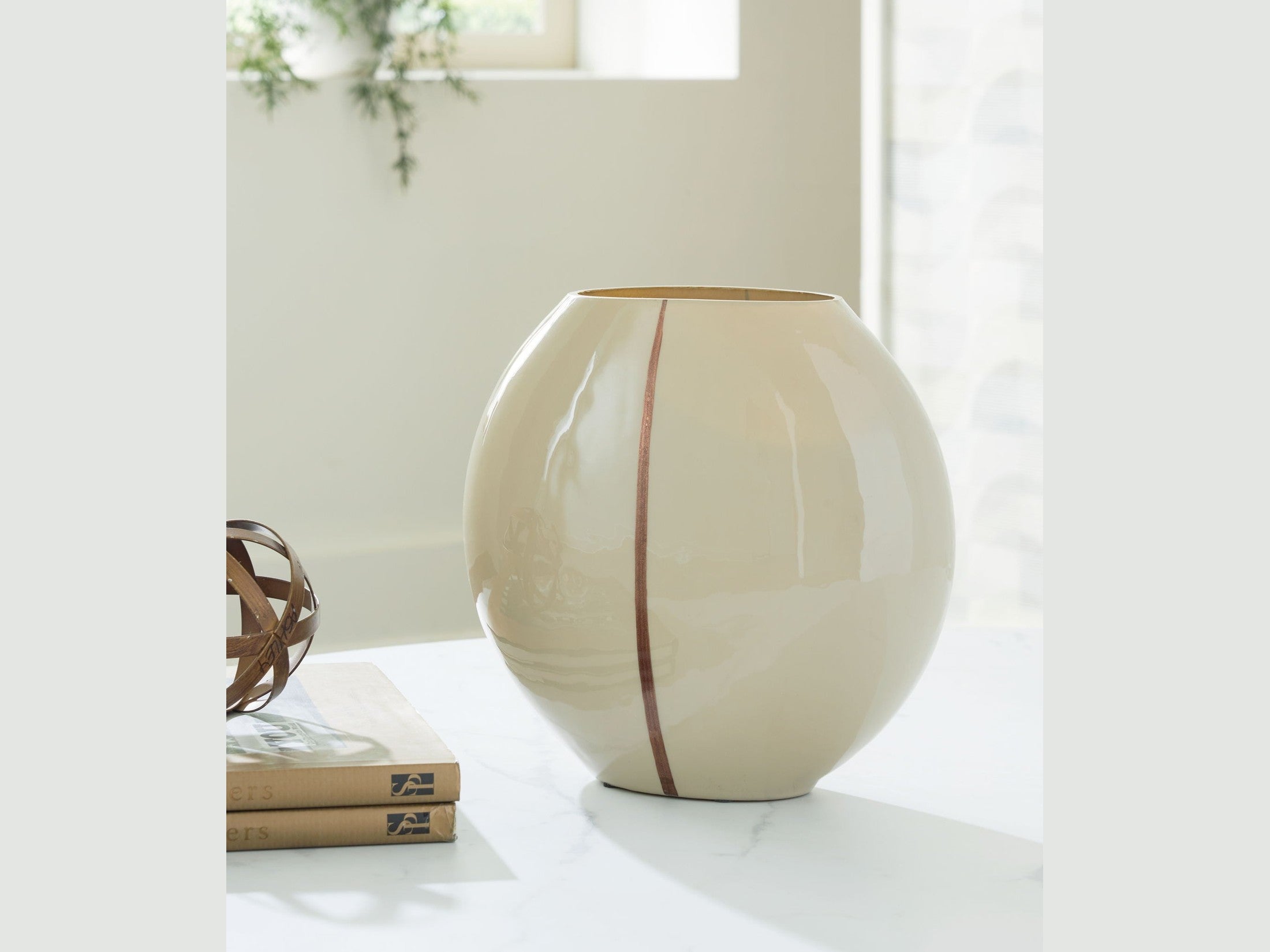 Sheabourne - Vase