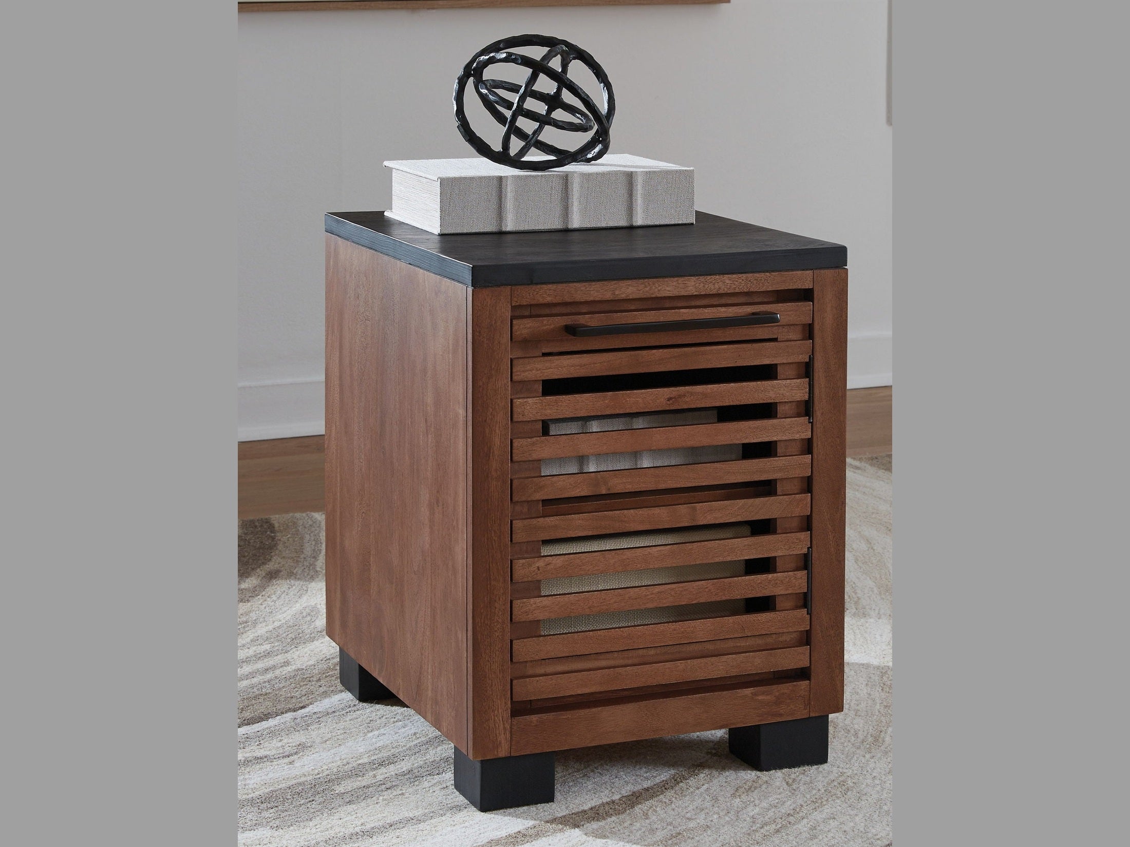Kallari - Chair Side End Table - Warm Brown / Black