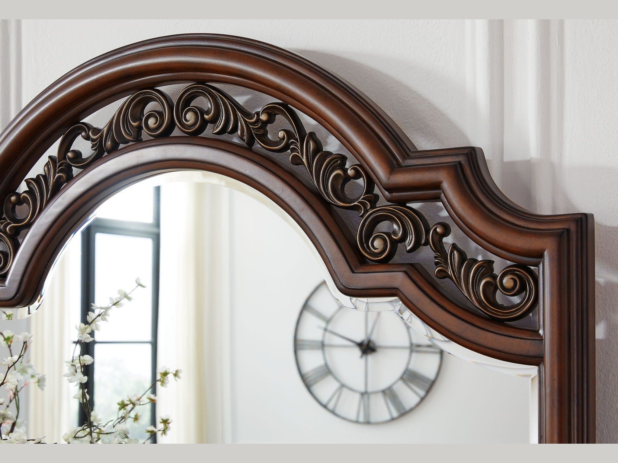 Lavinton - Dresser And Mirror - Brown