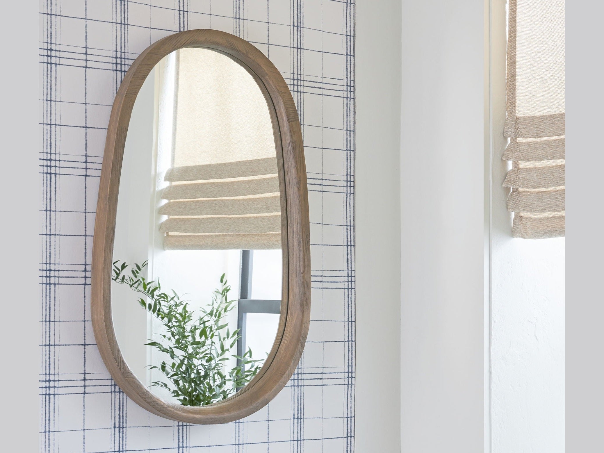 Aarilynn - Accent Mirror - Antique Brown