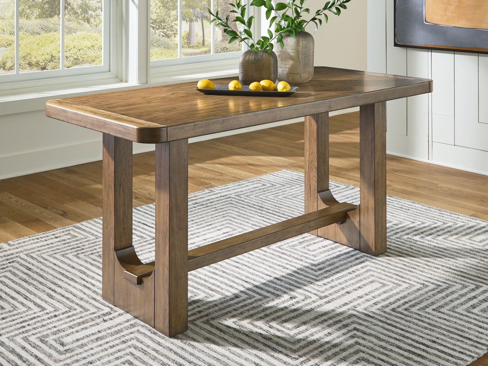 Cabalynn - Rectangular Dining Room Table