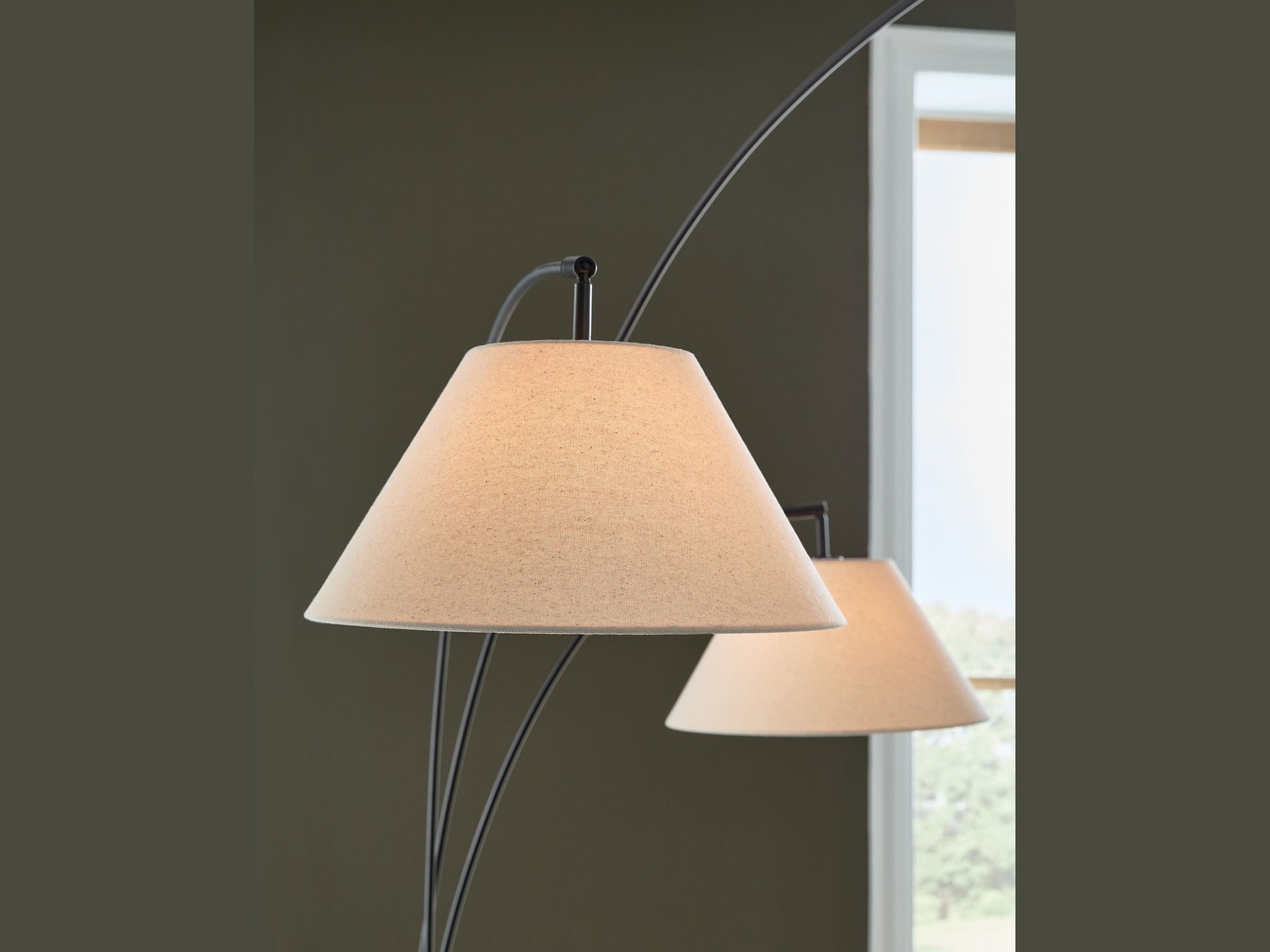 Gibbswellner - Metal Arc Lamp - Black