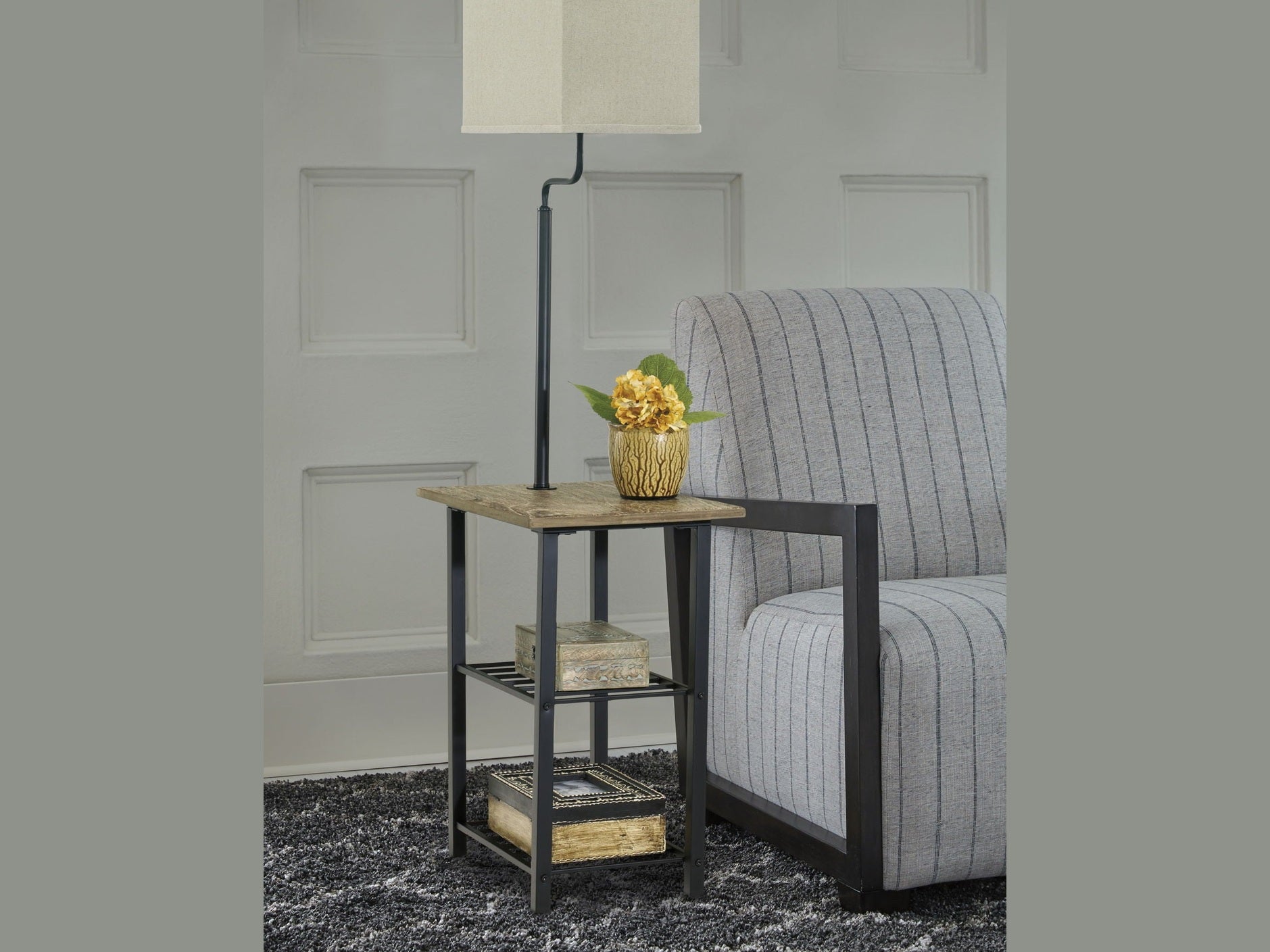 Shianne - Metal Tray Lamp  - Black