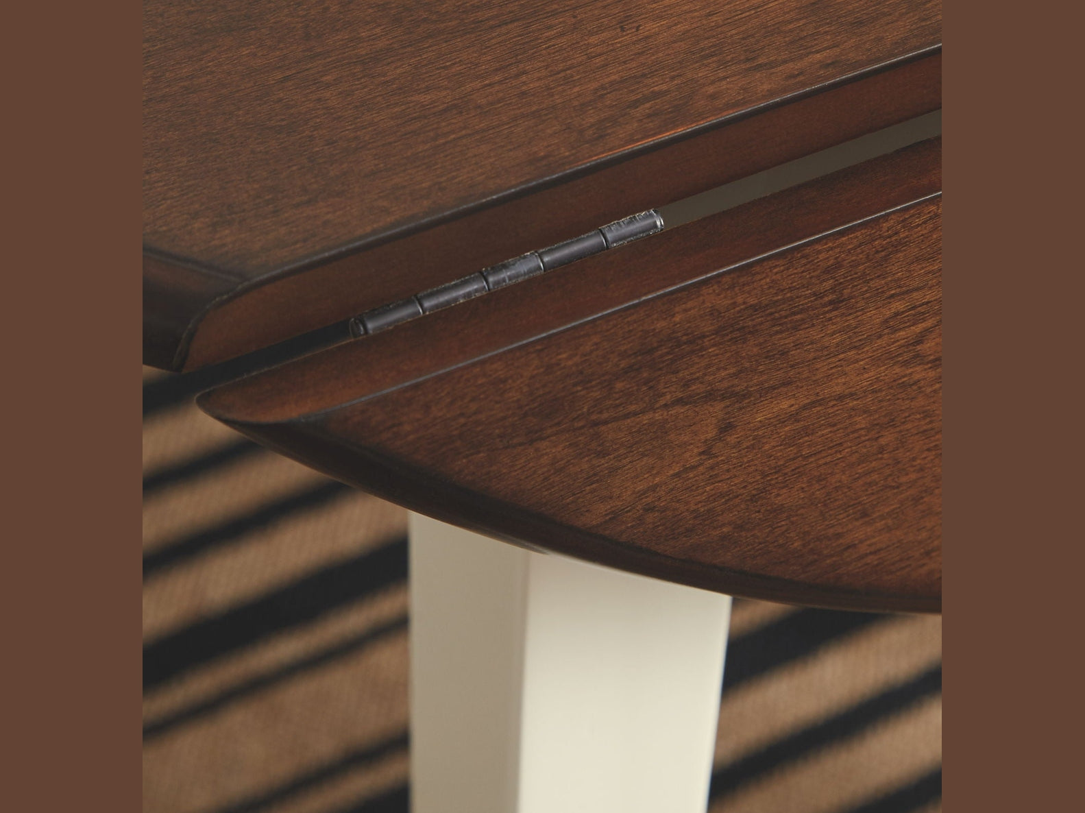 Woodanville - Round DRM Drop Leaf Table - Cream / Brown