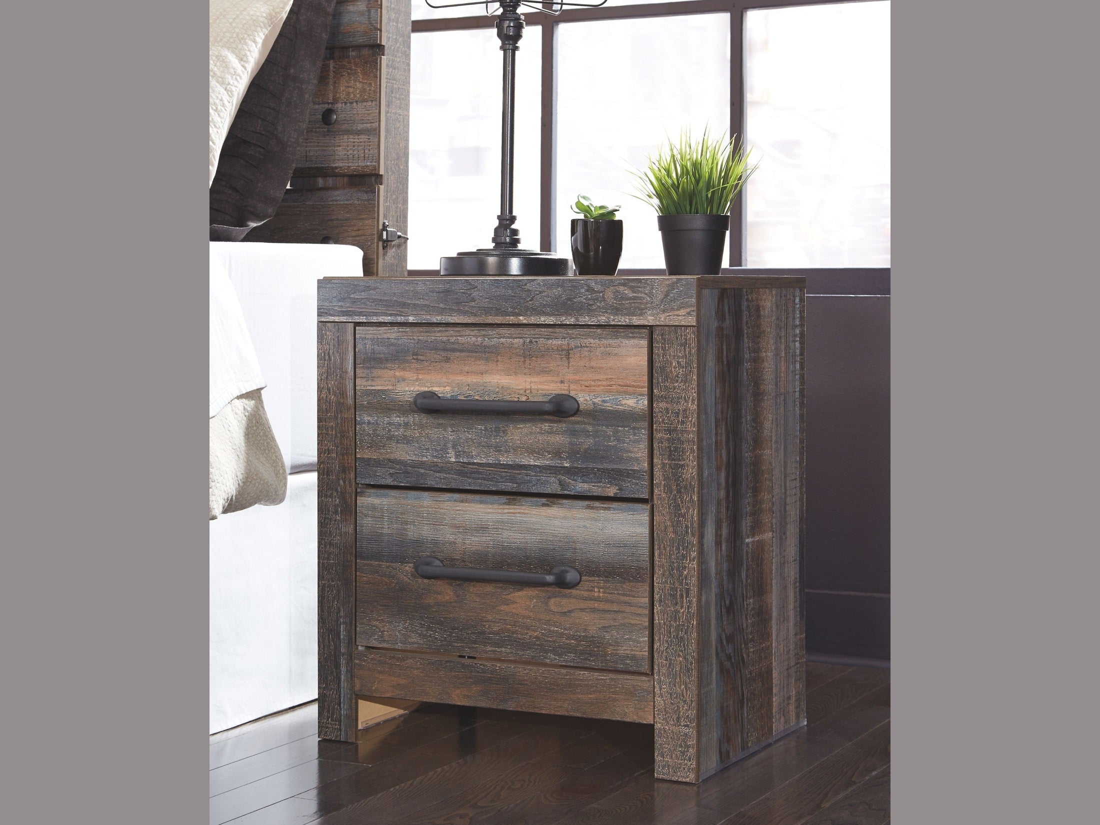 Drystan - Panel Bedroom Set