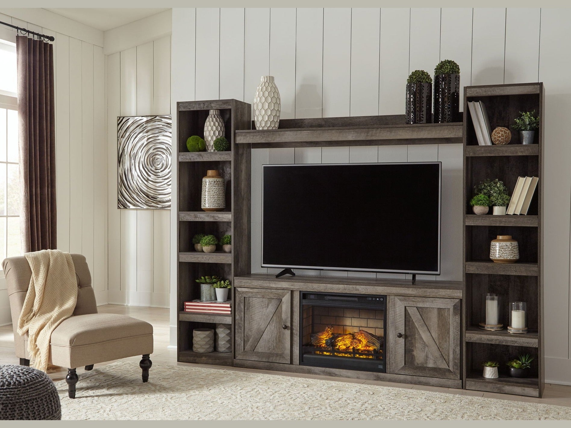 Wynnlow - Entertainment Center With 60" TV Stand
