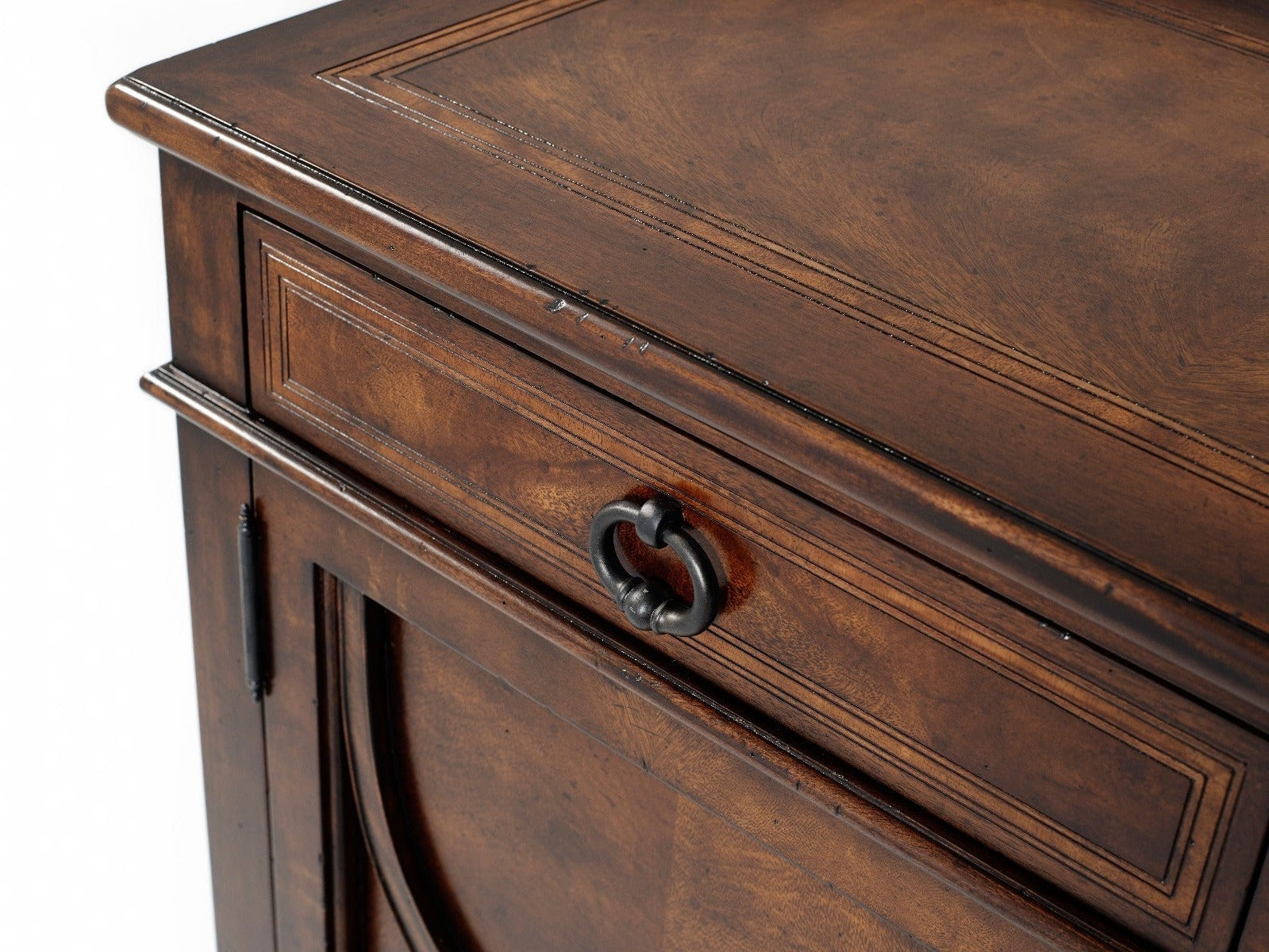 Theodore Alexander Villa Olmo Buffet