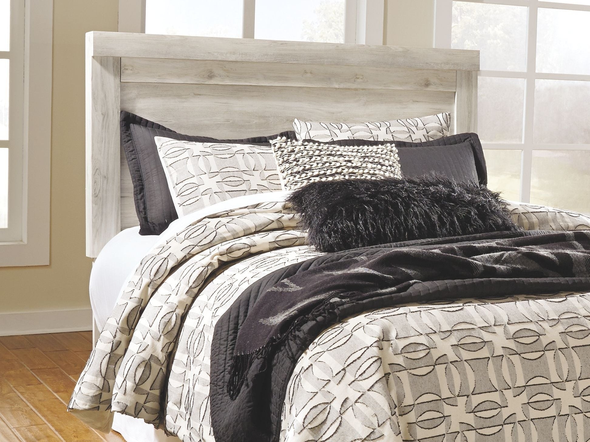 Bellaby - Panel Headboard With Bolt On Metal Frame
