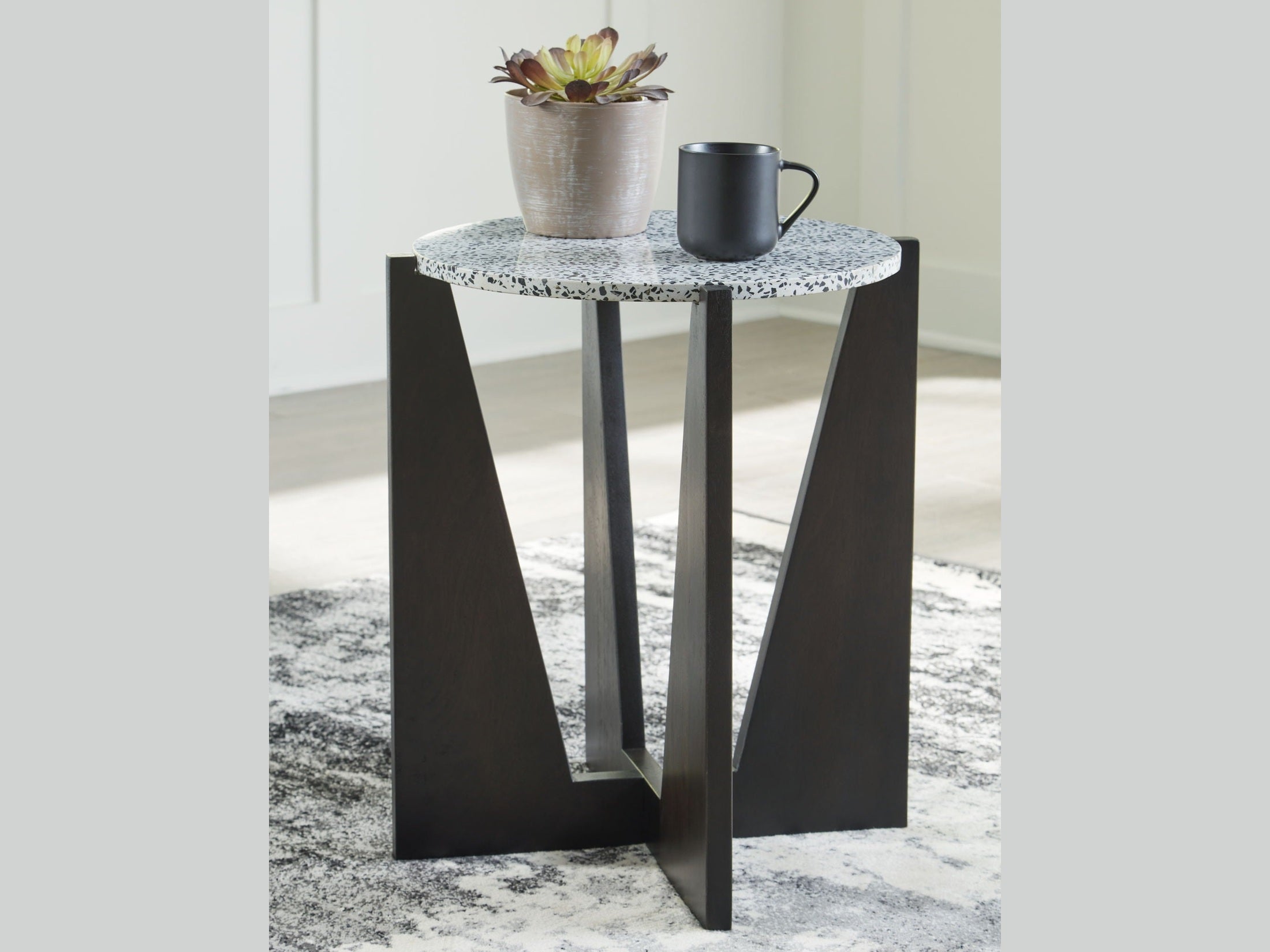 Tellrich - Accent Table - Black / White