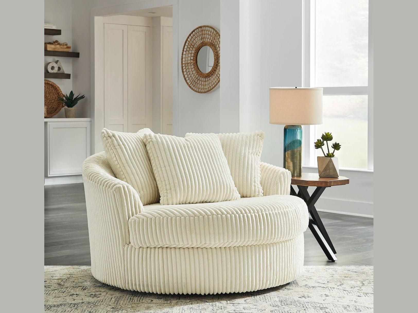 Lindyn - Oversized Swivel Accent Chair