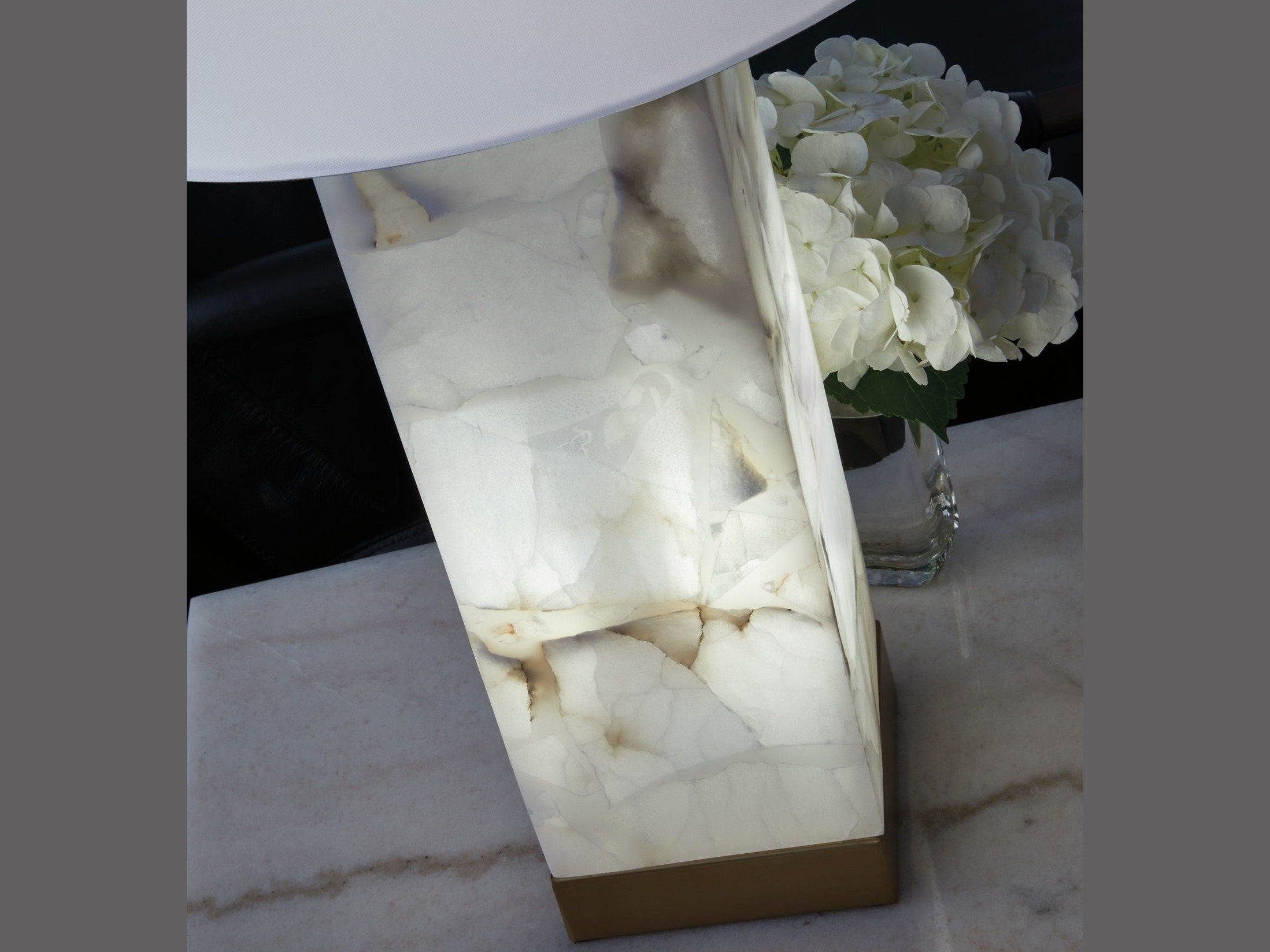 Linderfield - Alabaster Table Lamp - White / Gold Finish