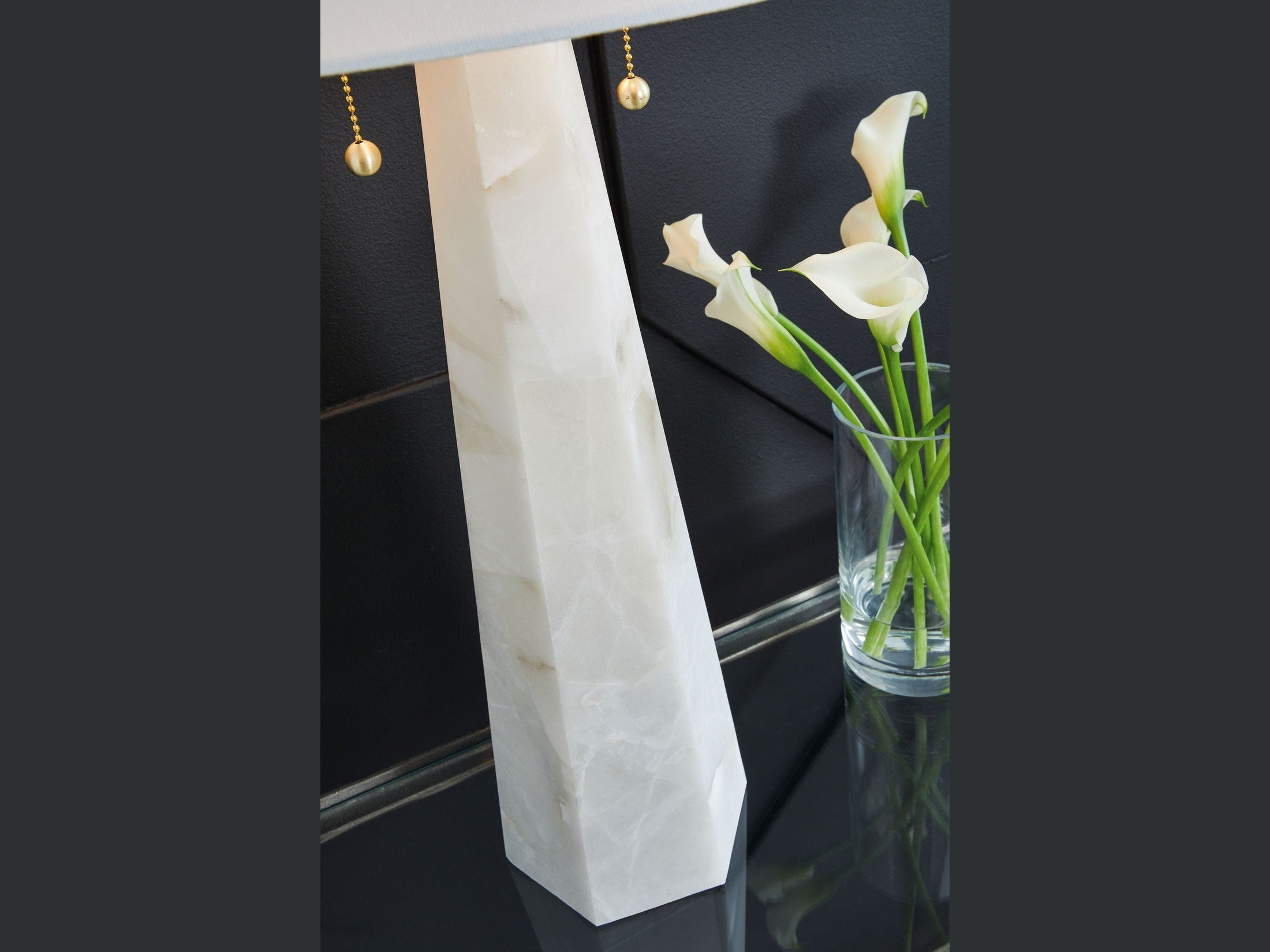 Laurellen - Alabaster Table Lamp - White