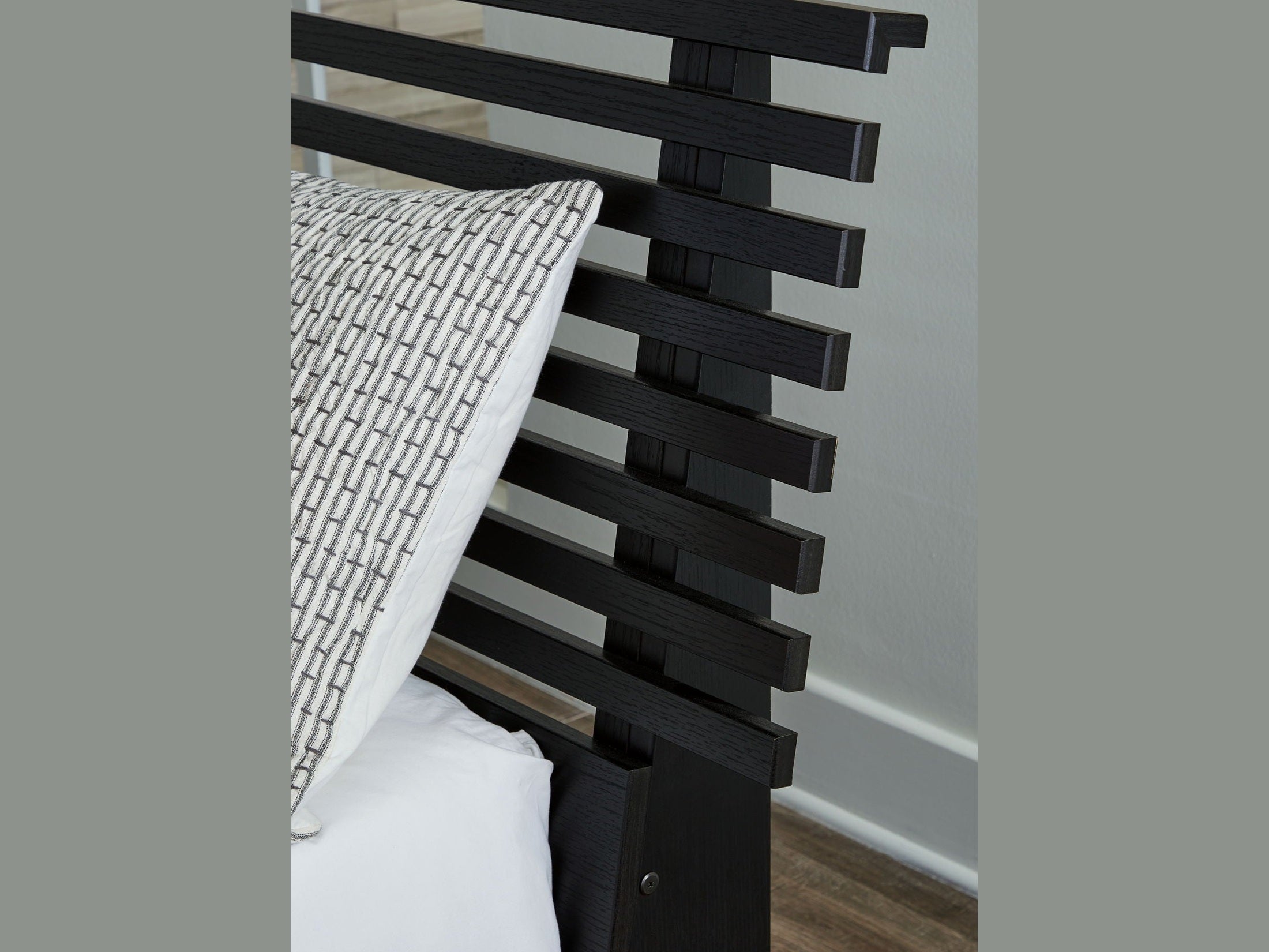 Danziar - Slat Headboard
