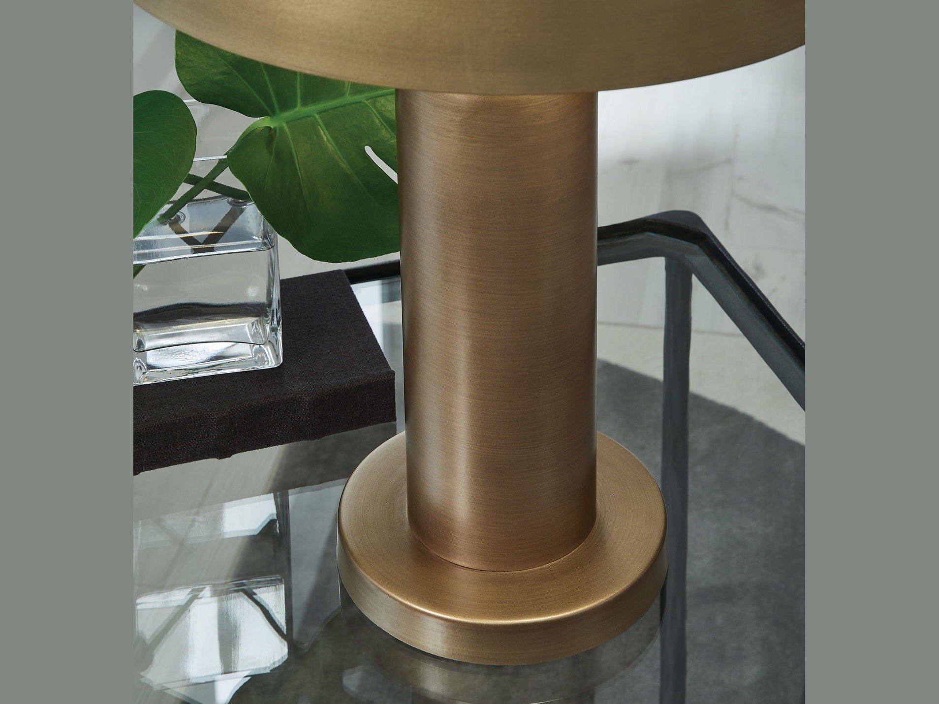 Wendfield - Metal Lamp