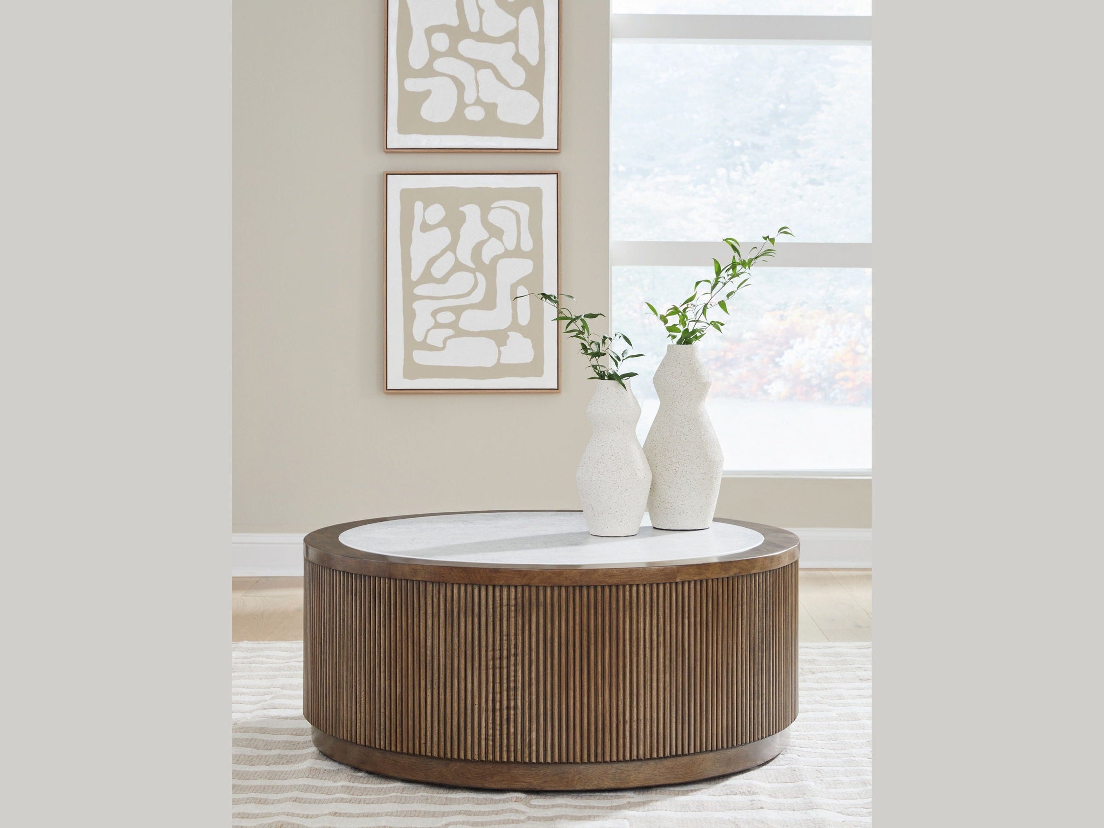 Hadonna - Round Table