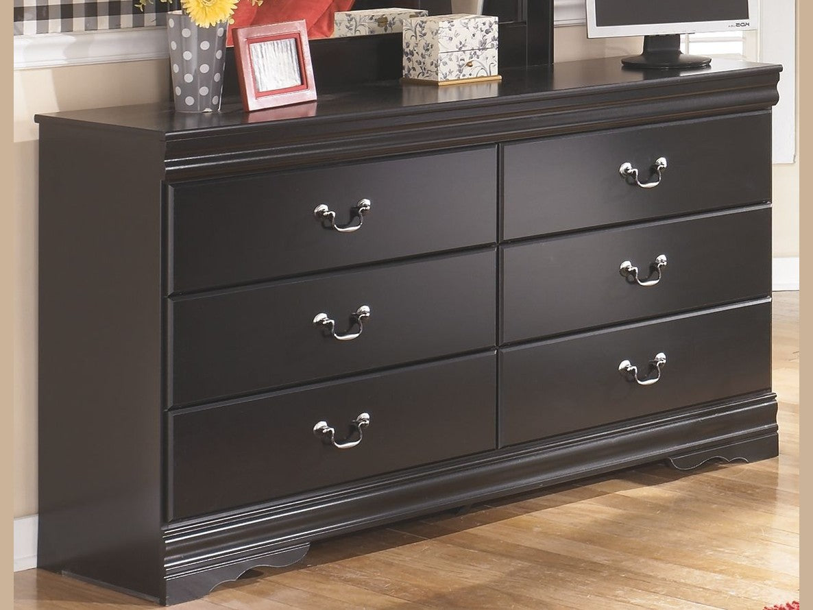 Huey Vineyard - Six Drawer Dresser - Black