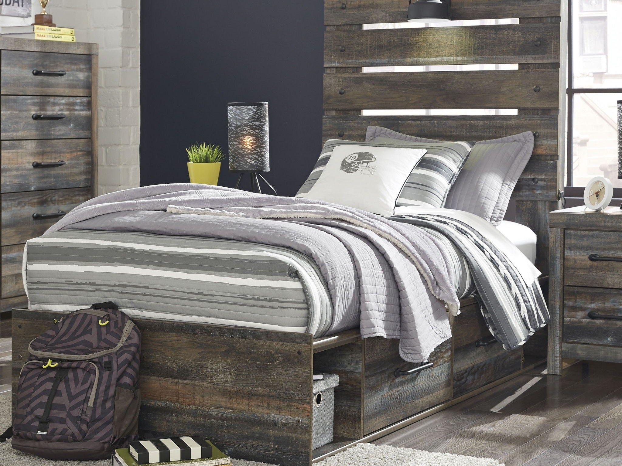 Drystan - Youth Panel Bedroom Set