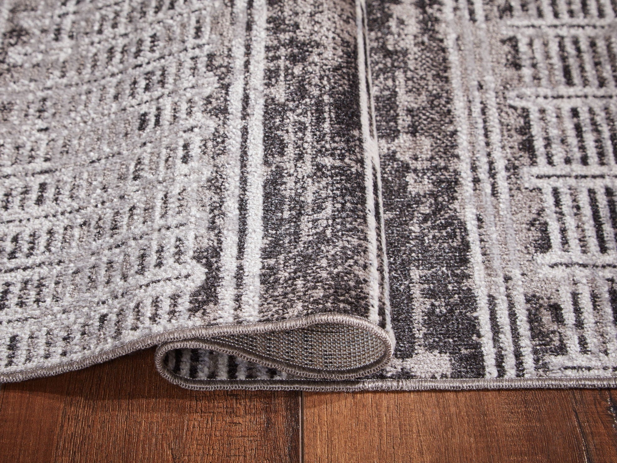 Henchester - Rug