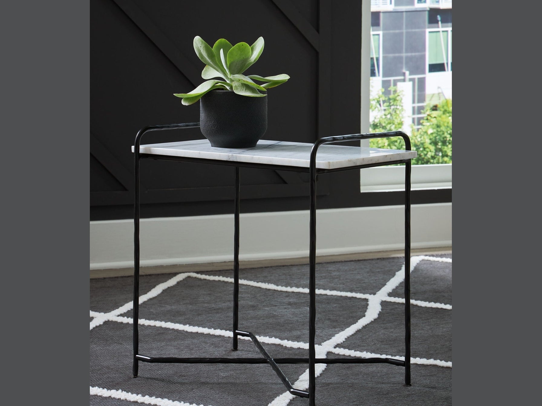 Ashber - Accent Table - White / Black