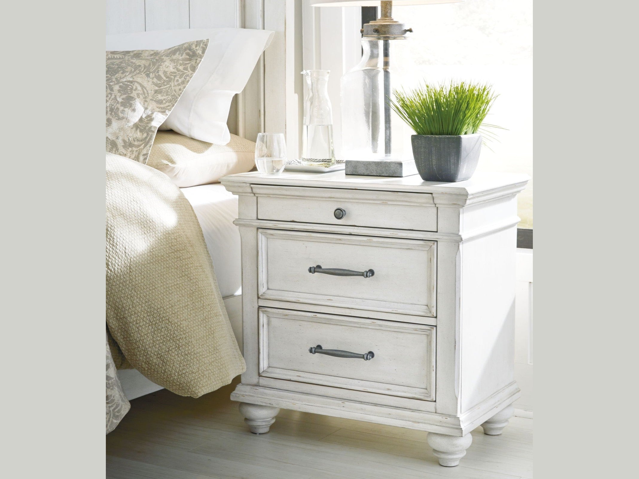 Kanwyn - Three Drawer Night Stand - Whitewash