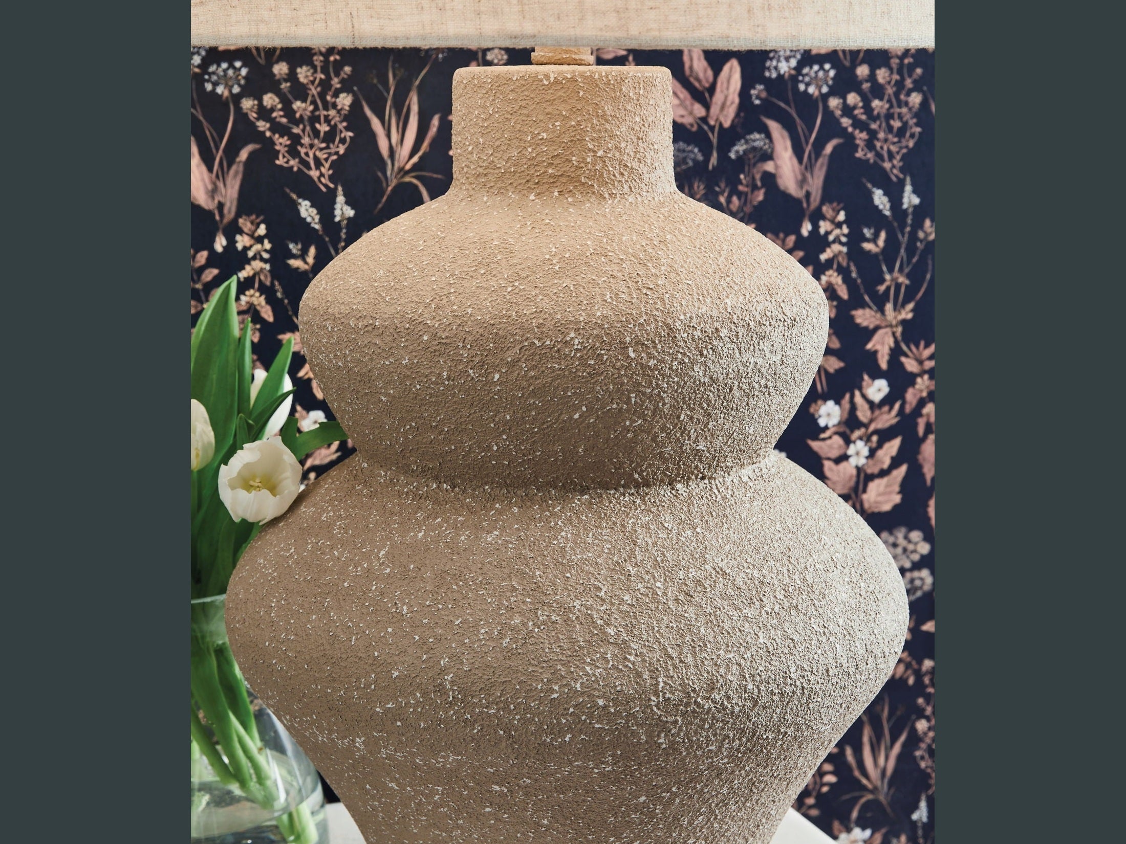 Jossleigh - Metal Table Lamp - Beige