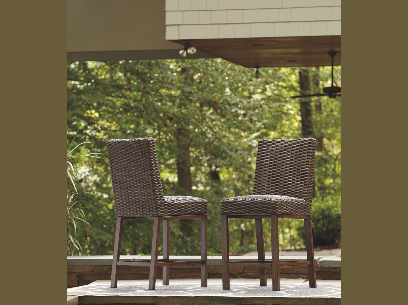 Paradise Trail - Outdoor Fire Pit Table Set
