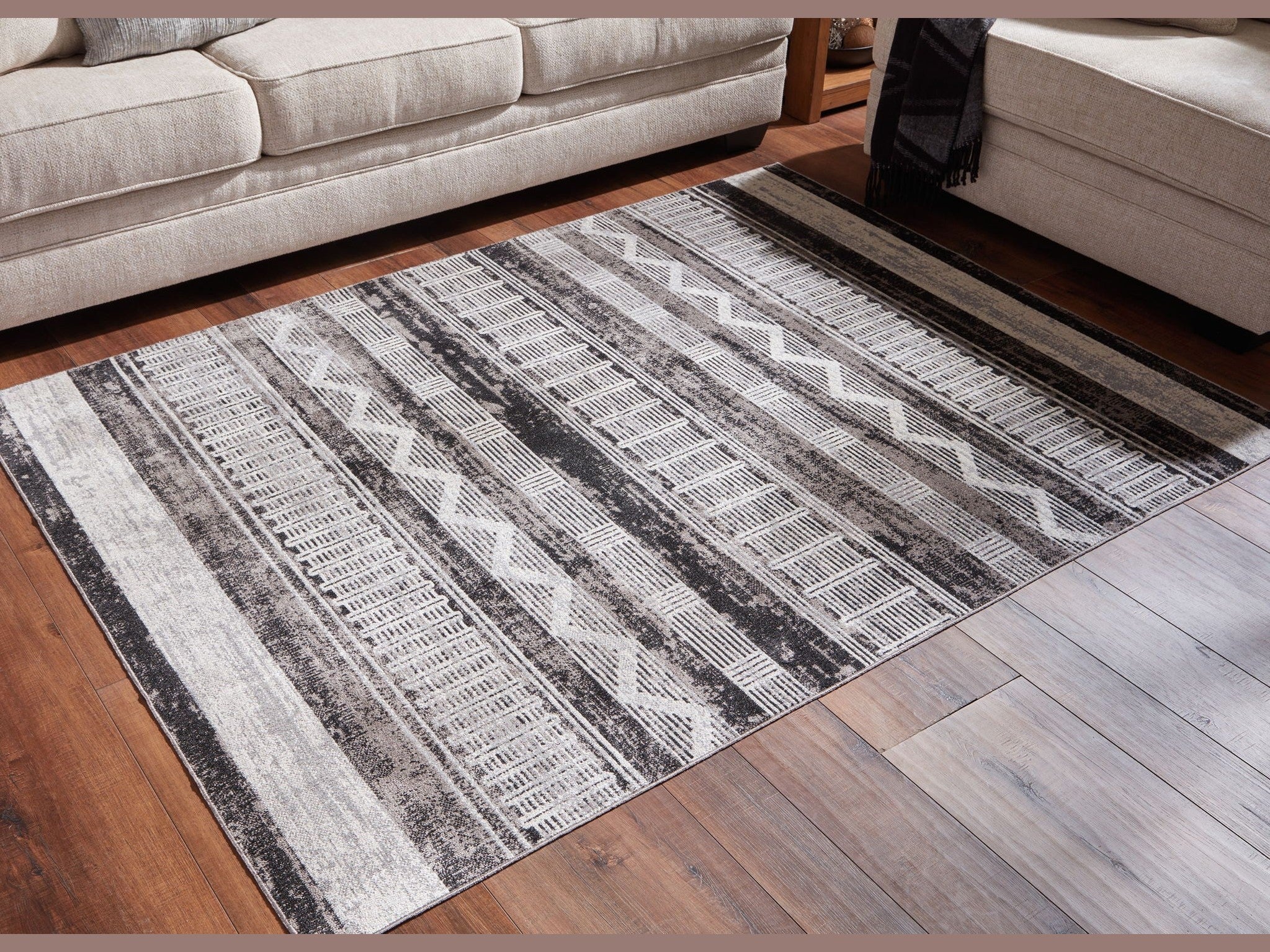 Henchester - Rug