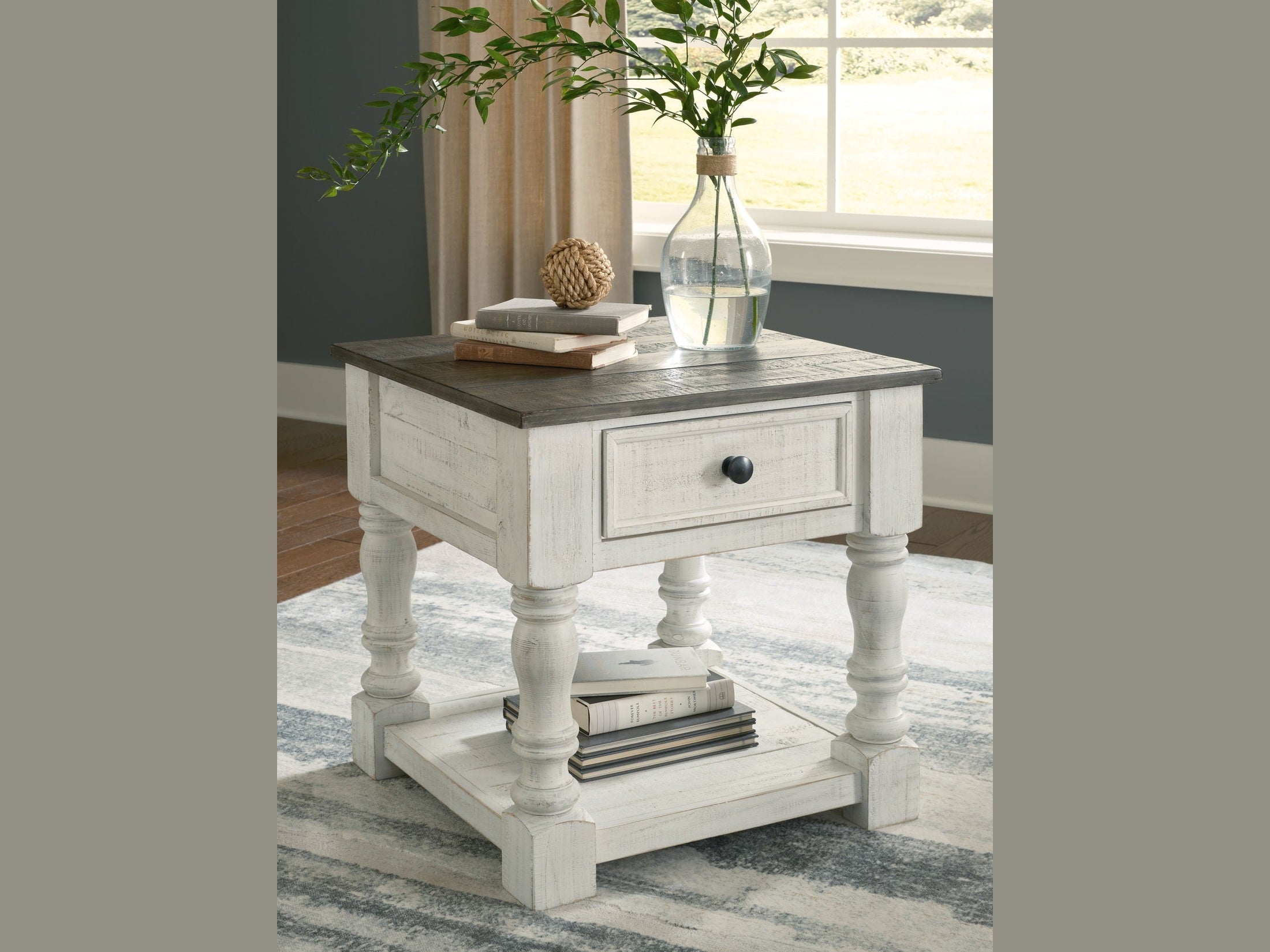 Havalance - Square End Table - White / Gray