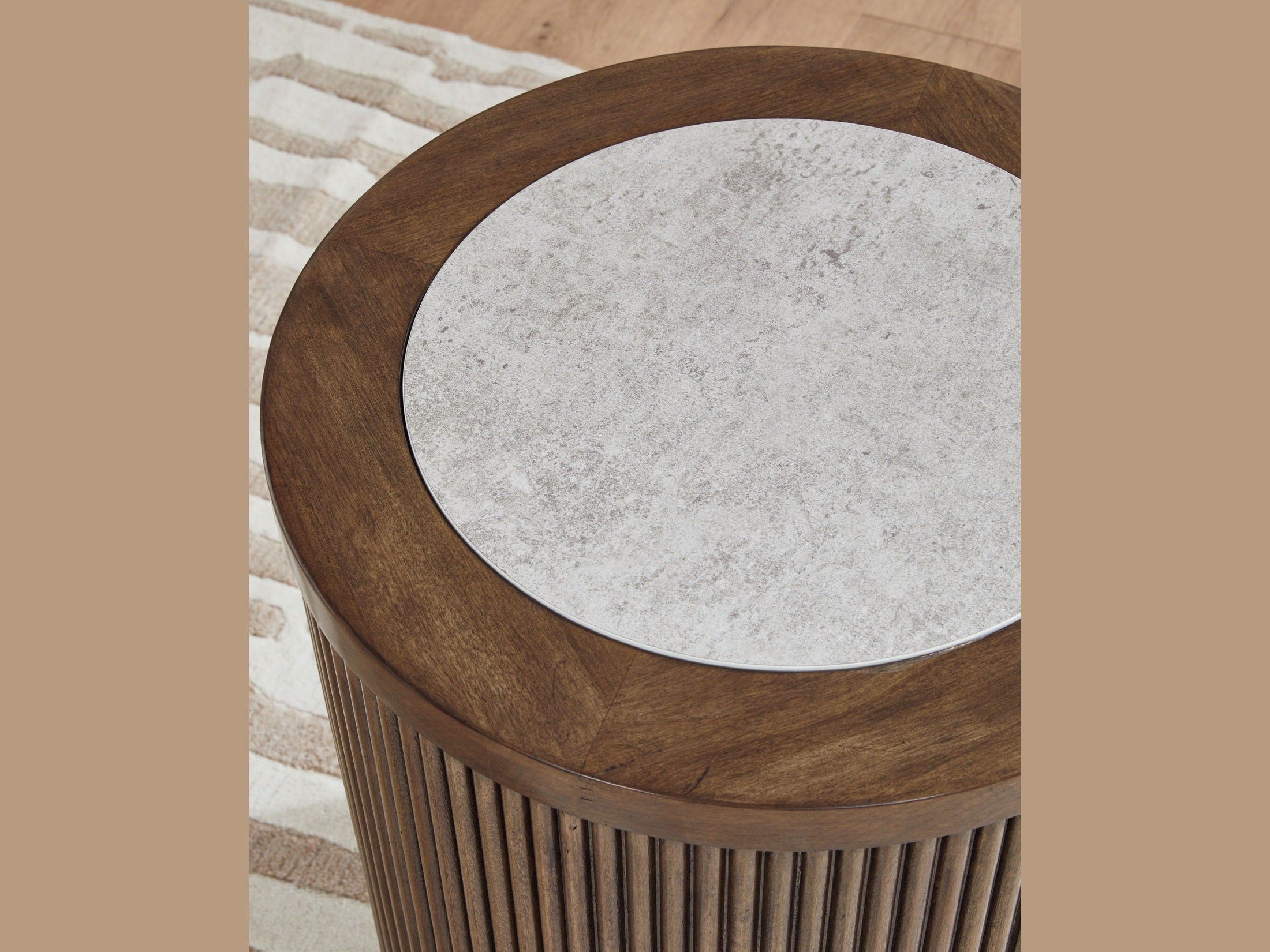Hadonna - Round Table