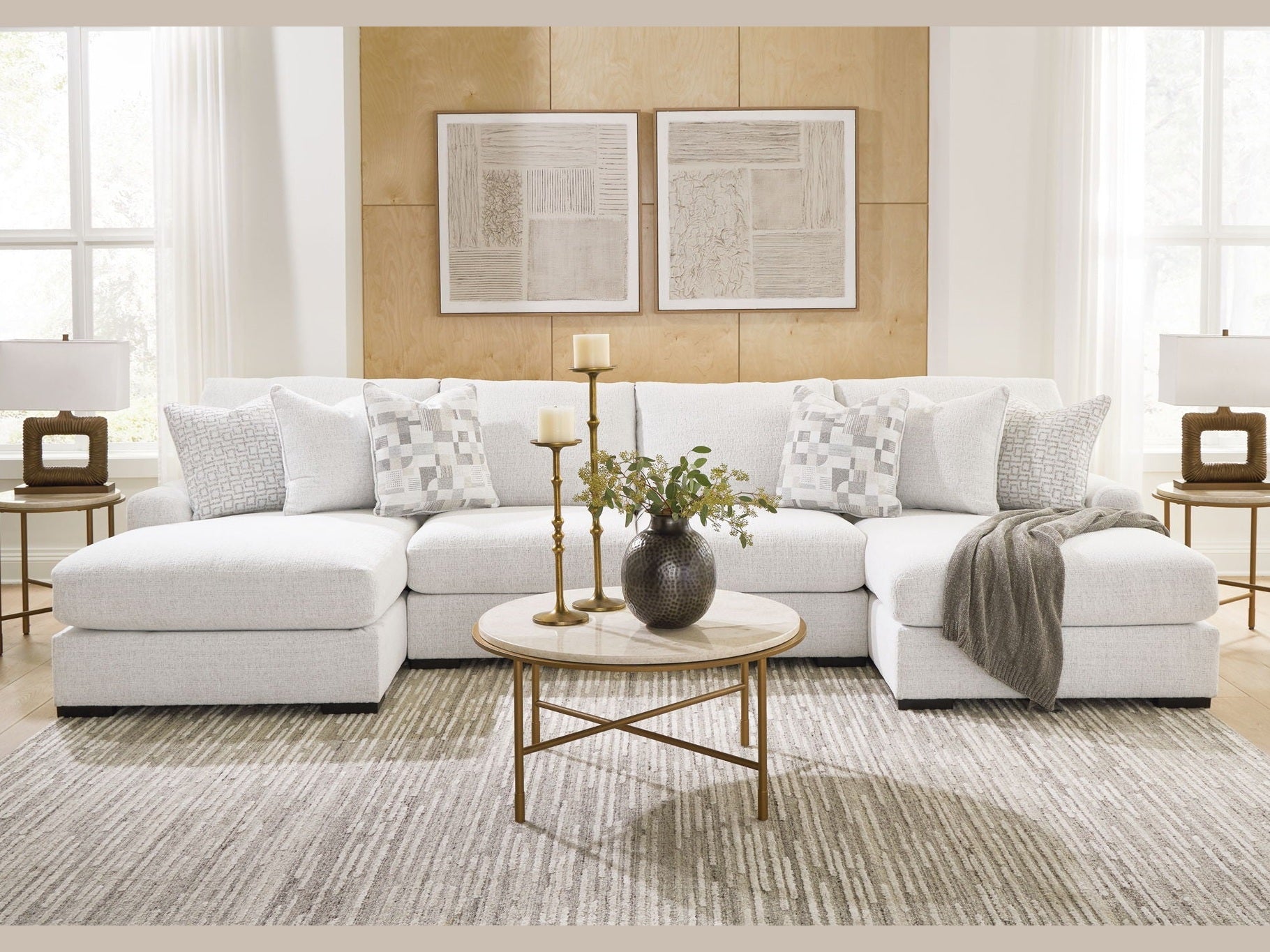 Wynncroft Manor - Sectional