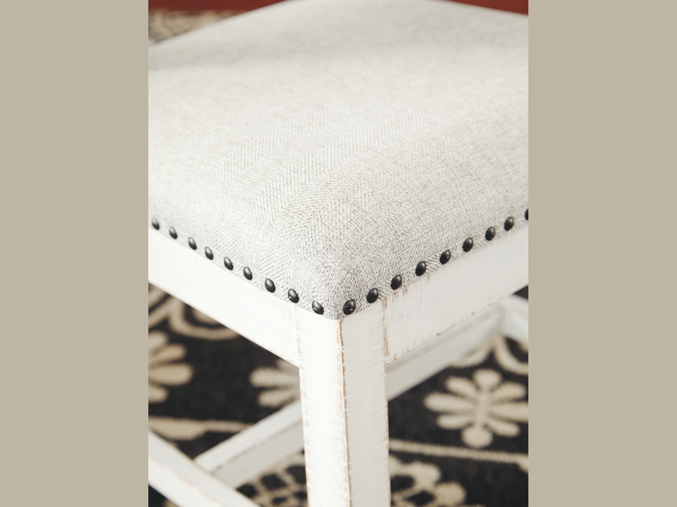Valebeck - Dining Table Set