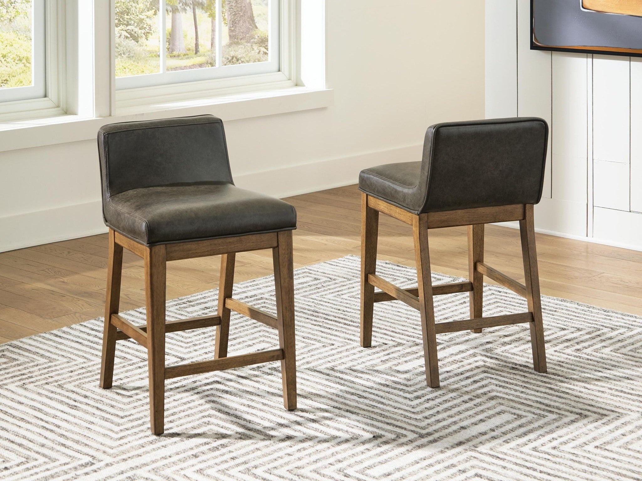 Cabalynn - Upholstered Barstool (Set of 2) - Two-tone Brown