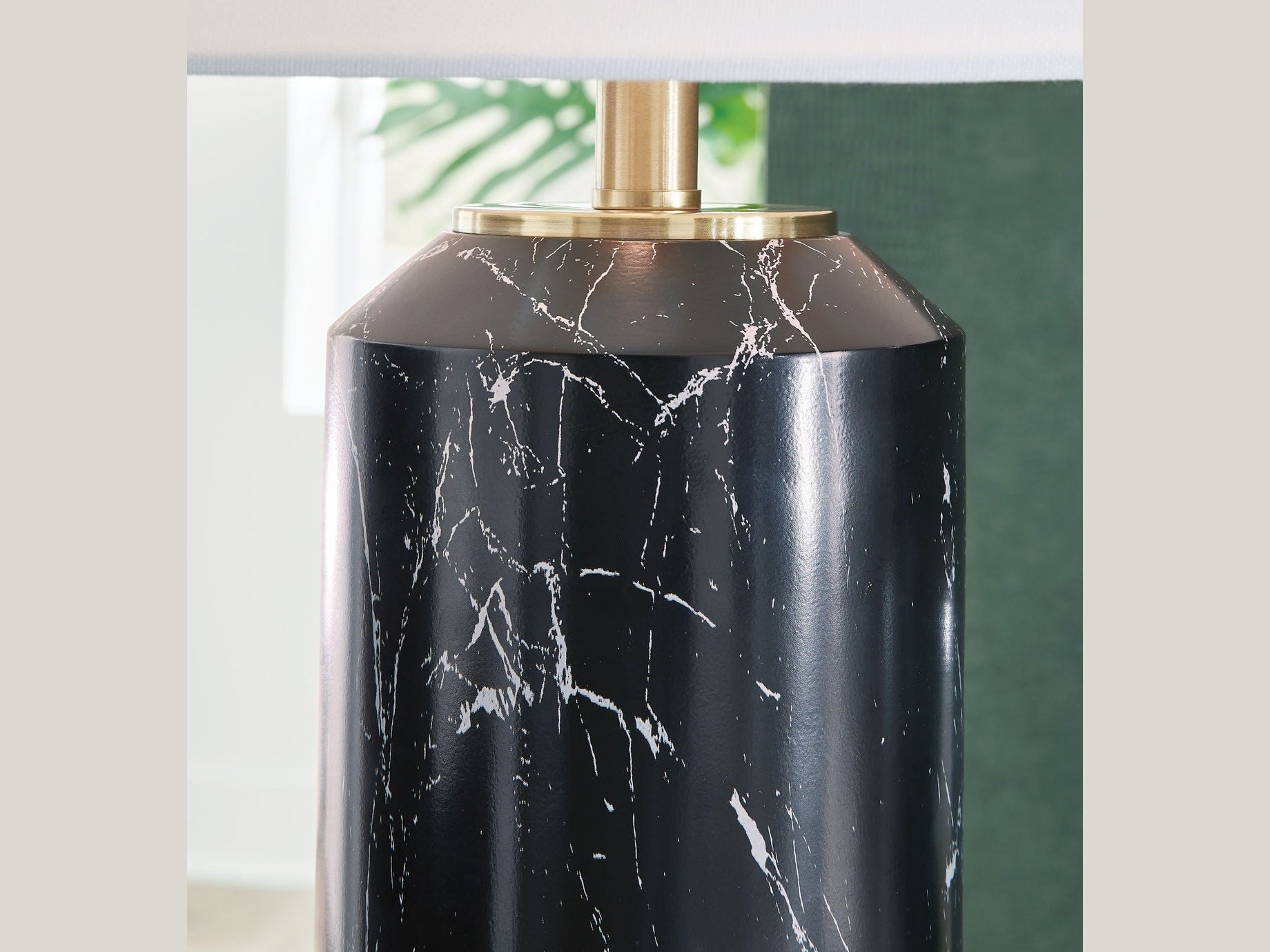 Hanzila - Poly Table Lamp - Black / Gold Finish