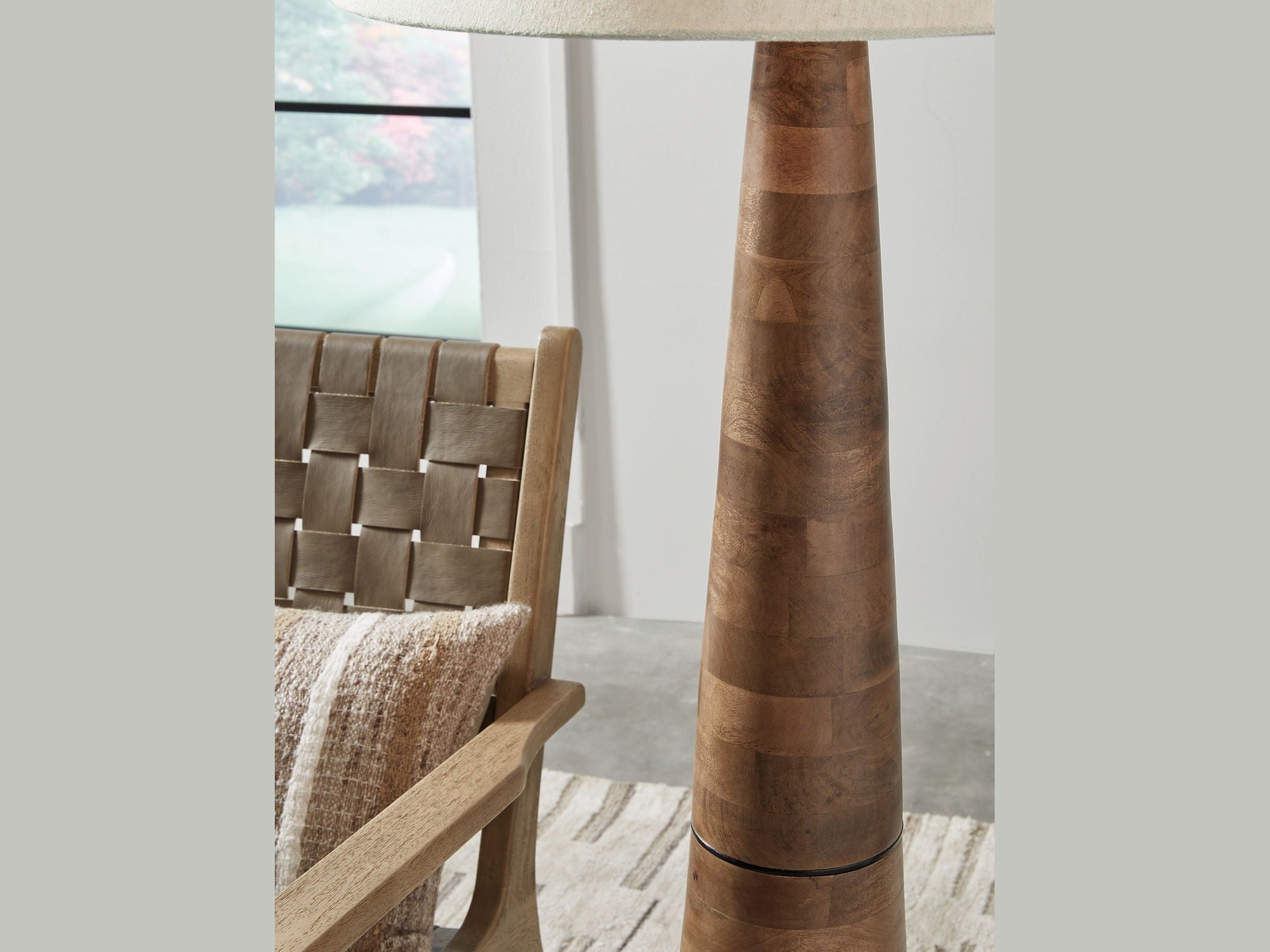 Danset - Wood Lamp
