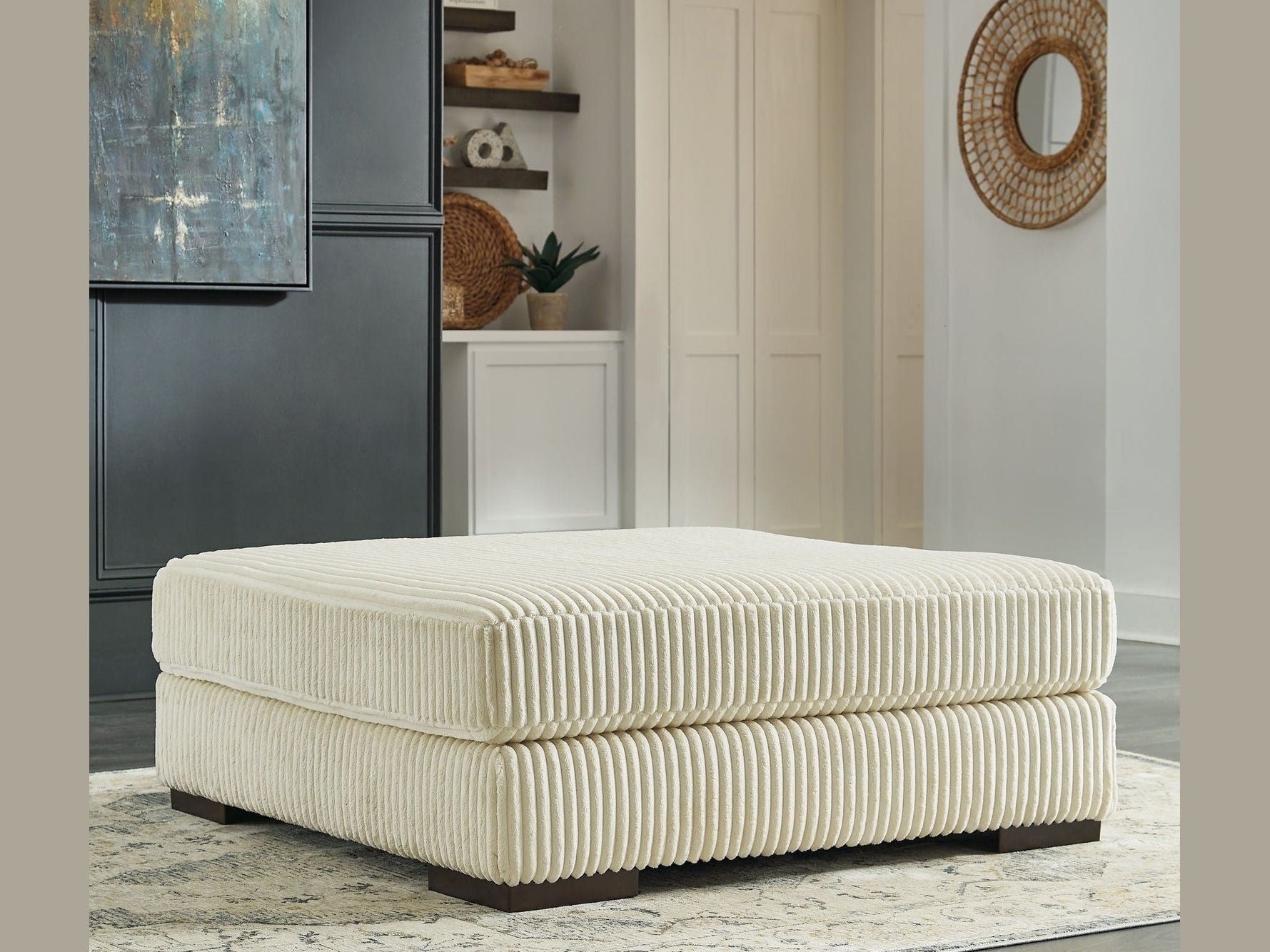 Lindyn - Oversized Accent Ottoman