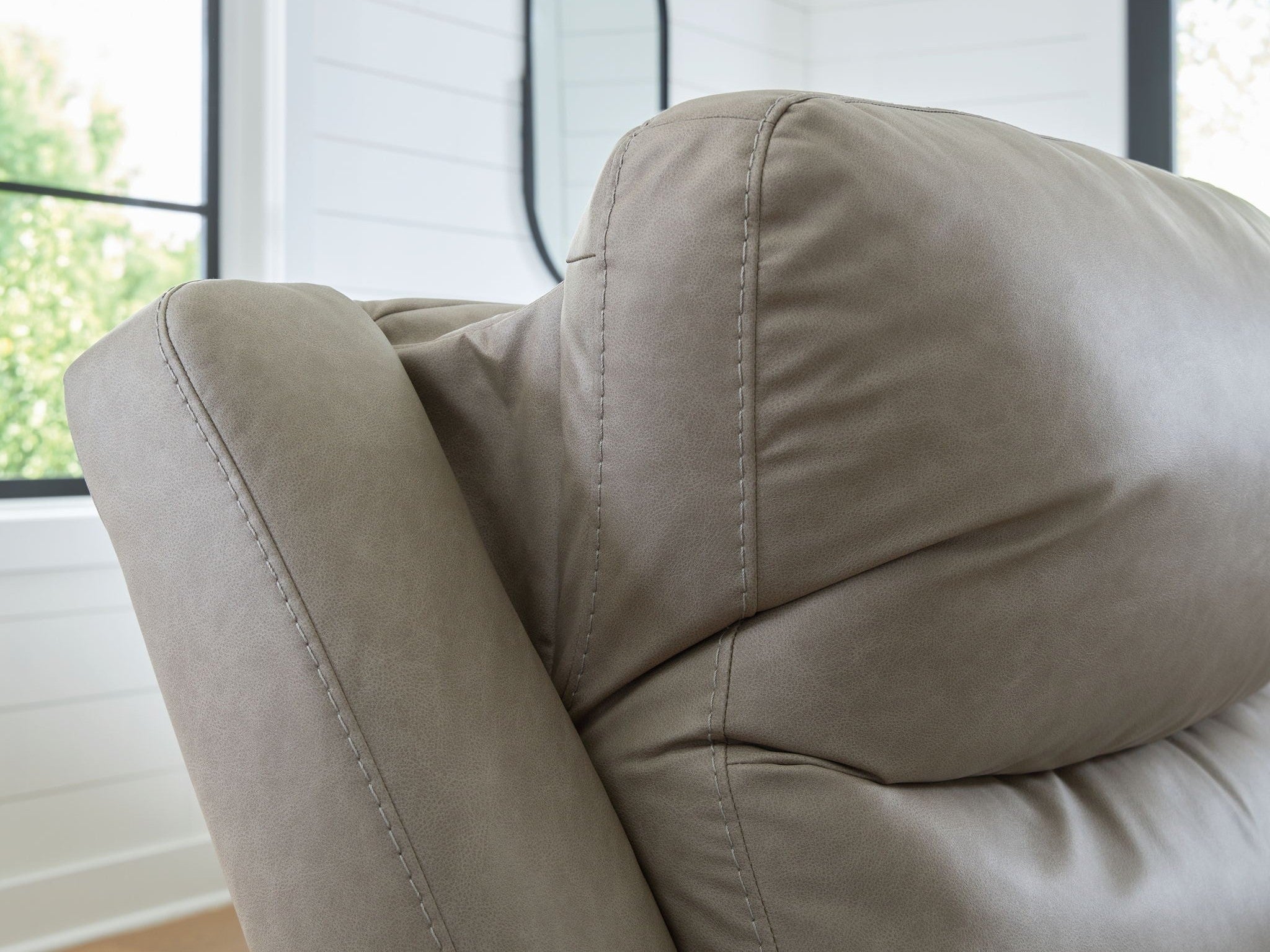 Brannigan - Reclining Sectional