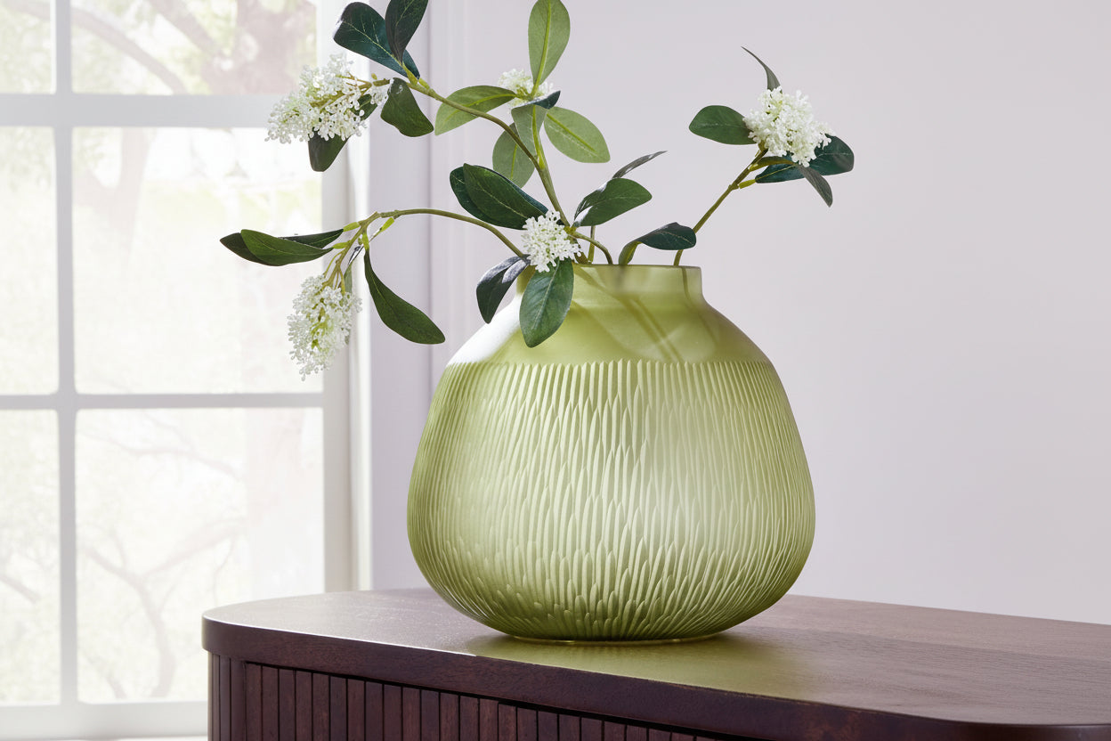 Scottyard - Vase