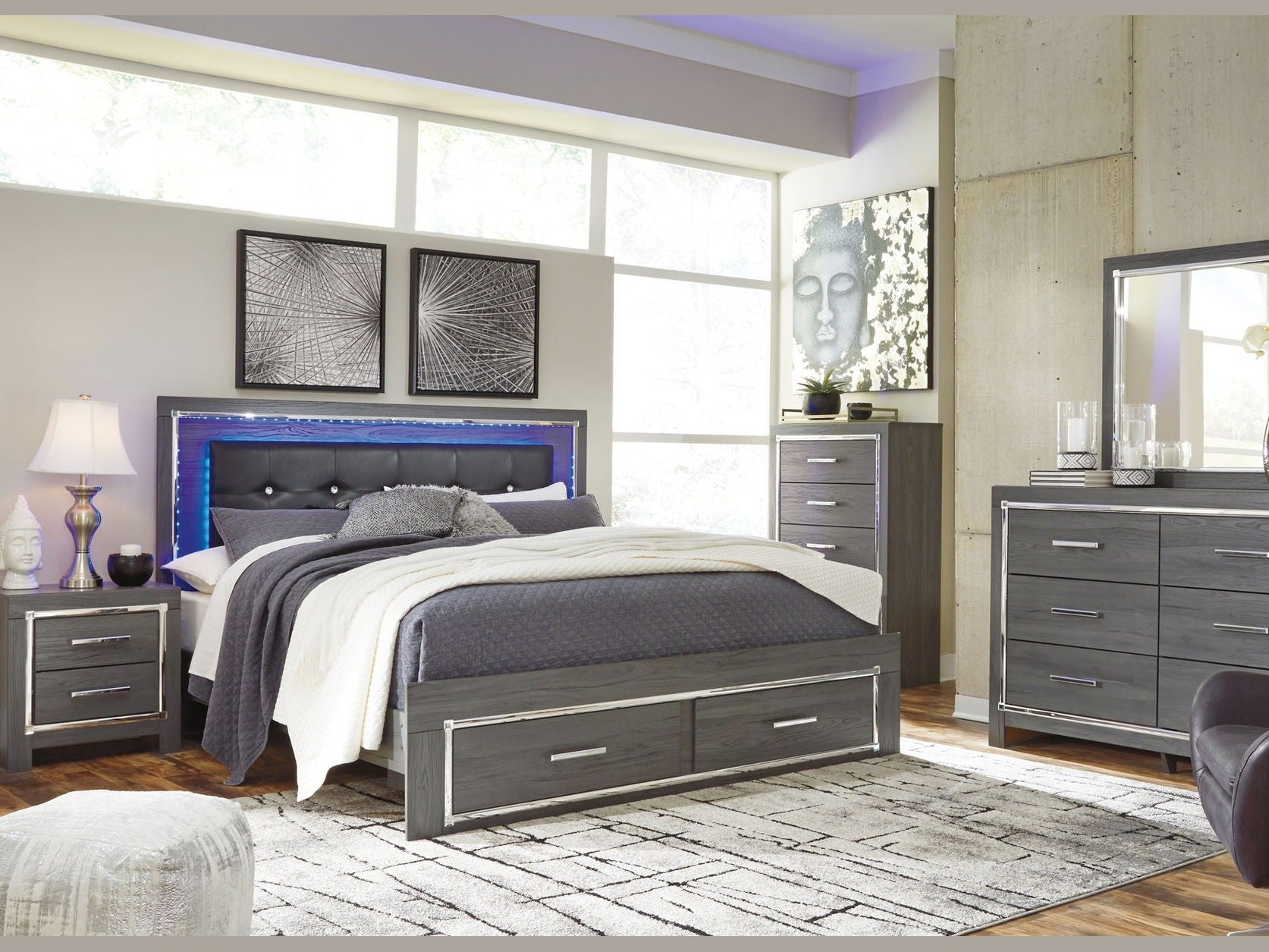 Lodanna - Panel Bedroom Set