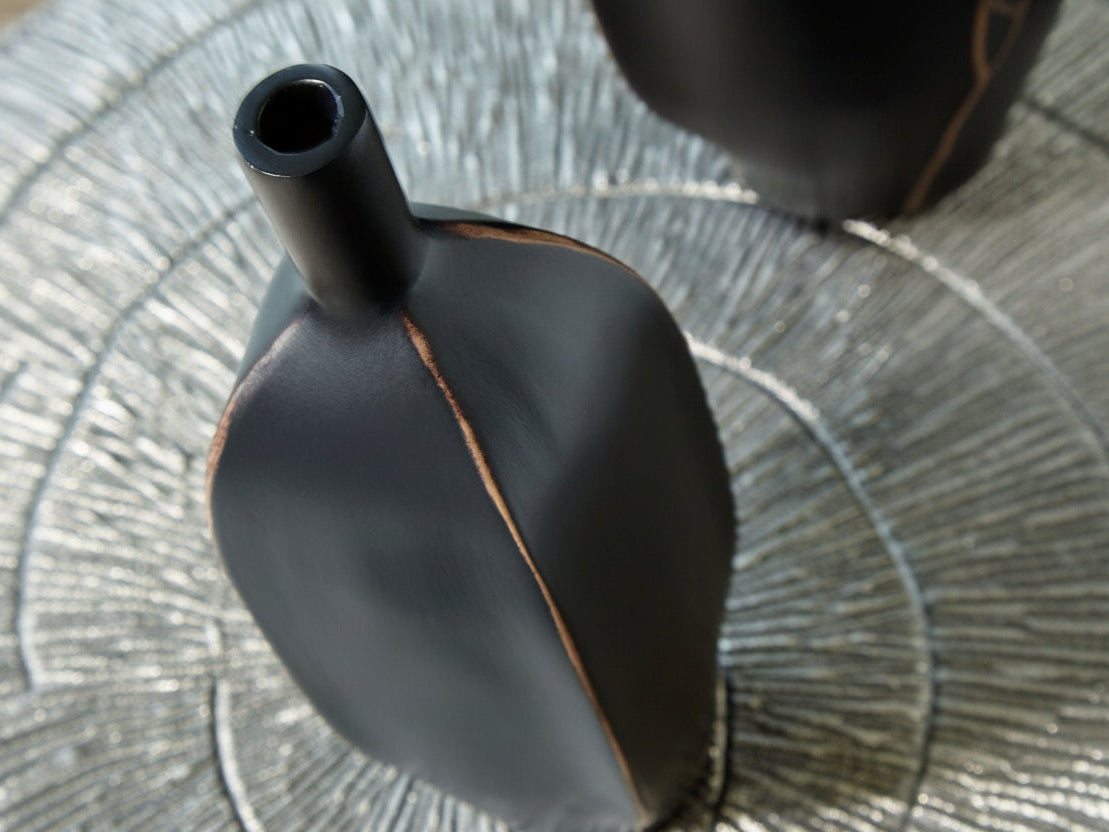 Rhaveney - Vase - Small