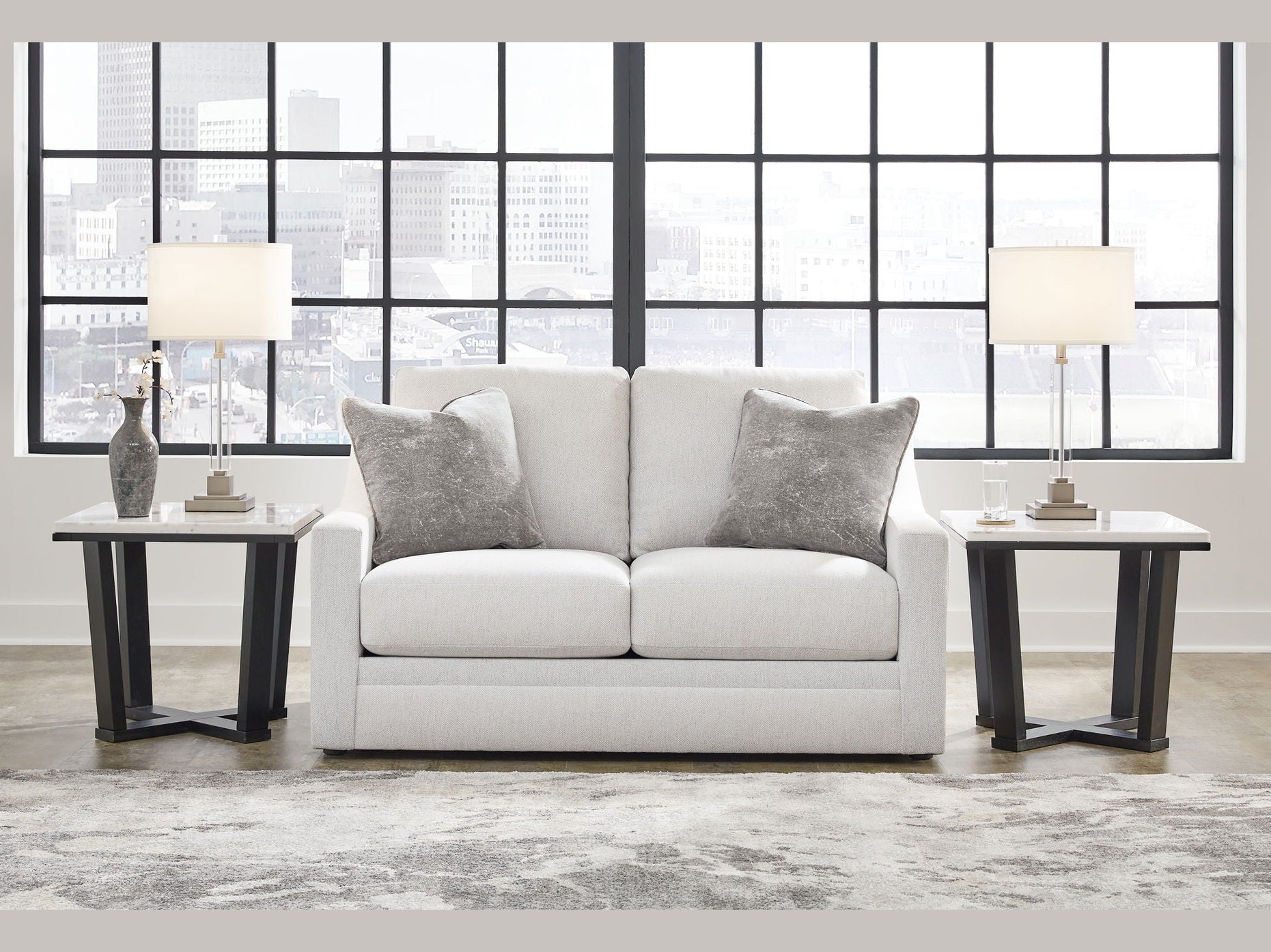 Maitelynn - Loveseat - Chalk