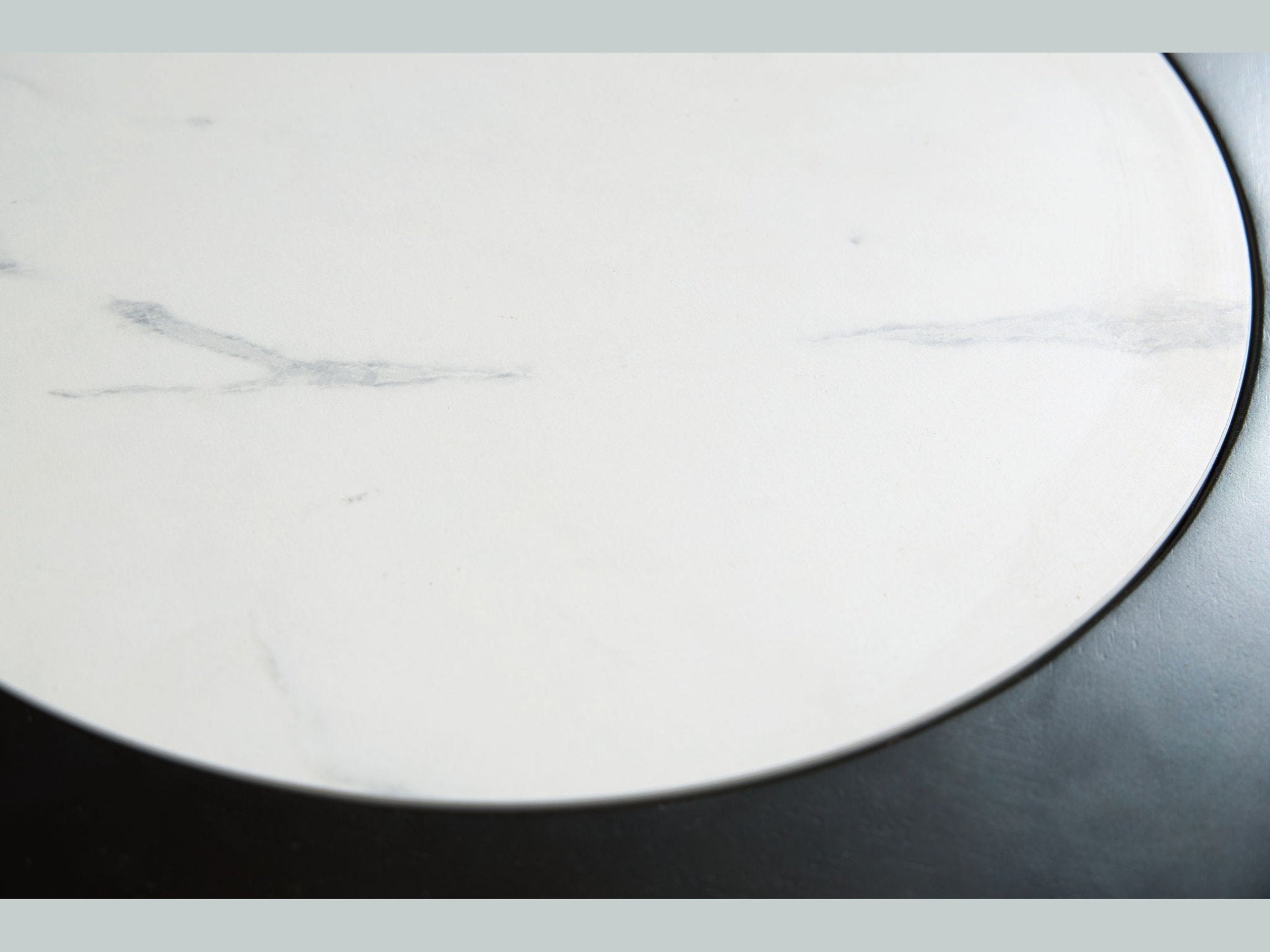 Grayman - Round Table