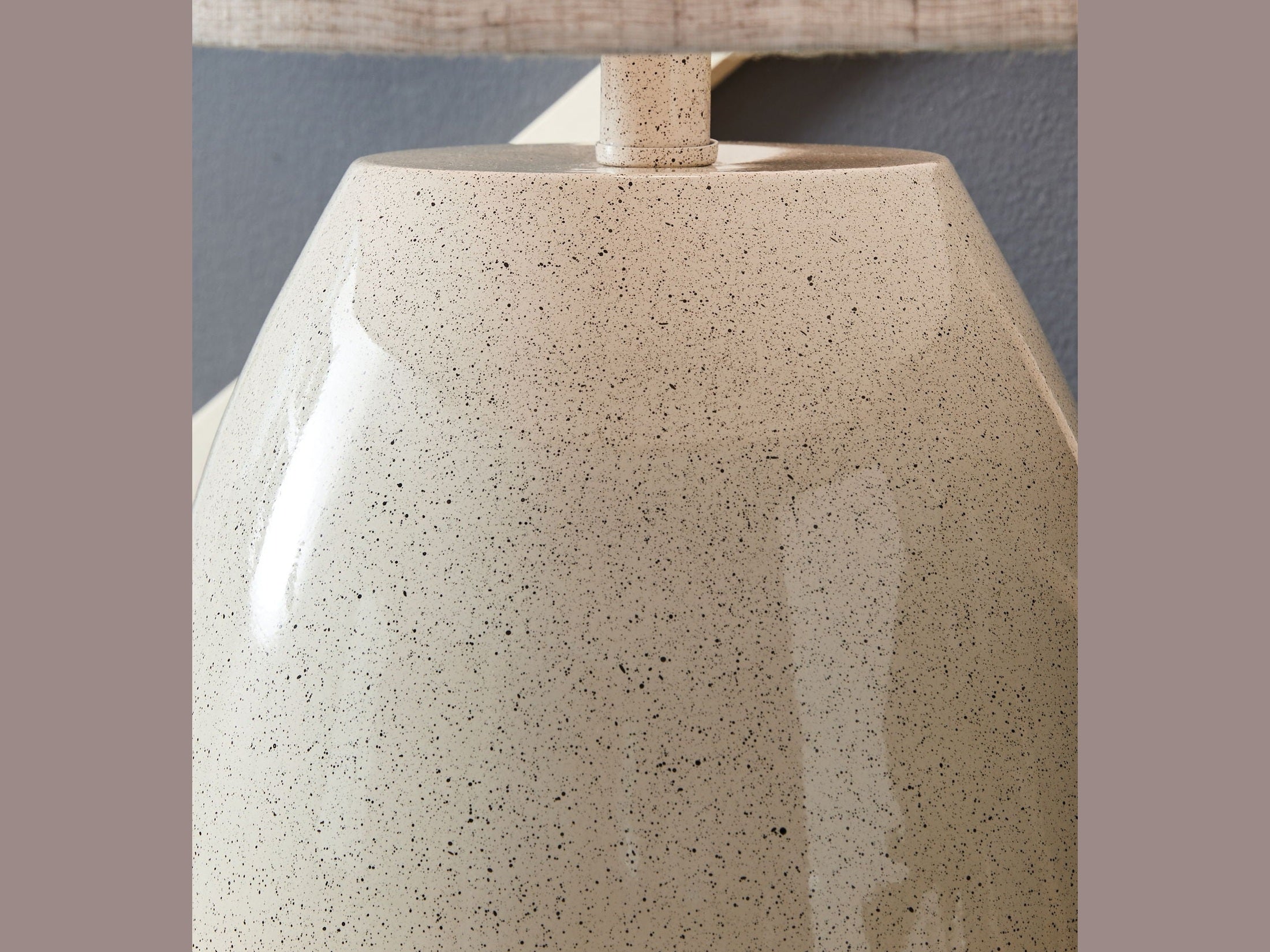 Linas - Metal Table Lamp - Cream / Beige