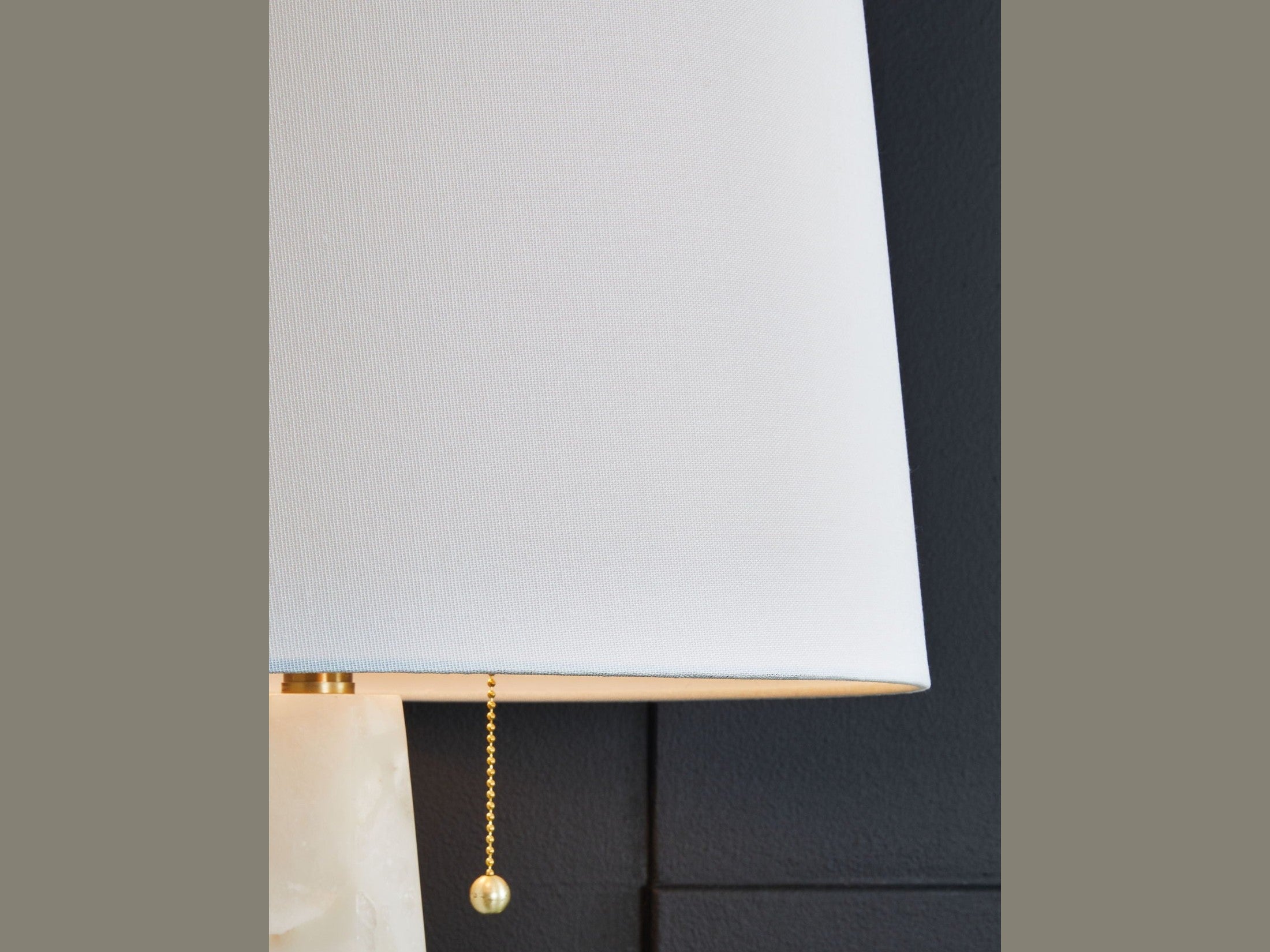 Laurellen - Alabaster Table Lamp - White