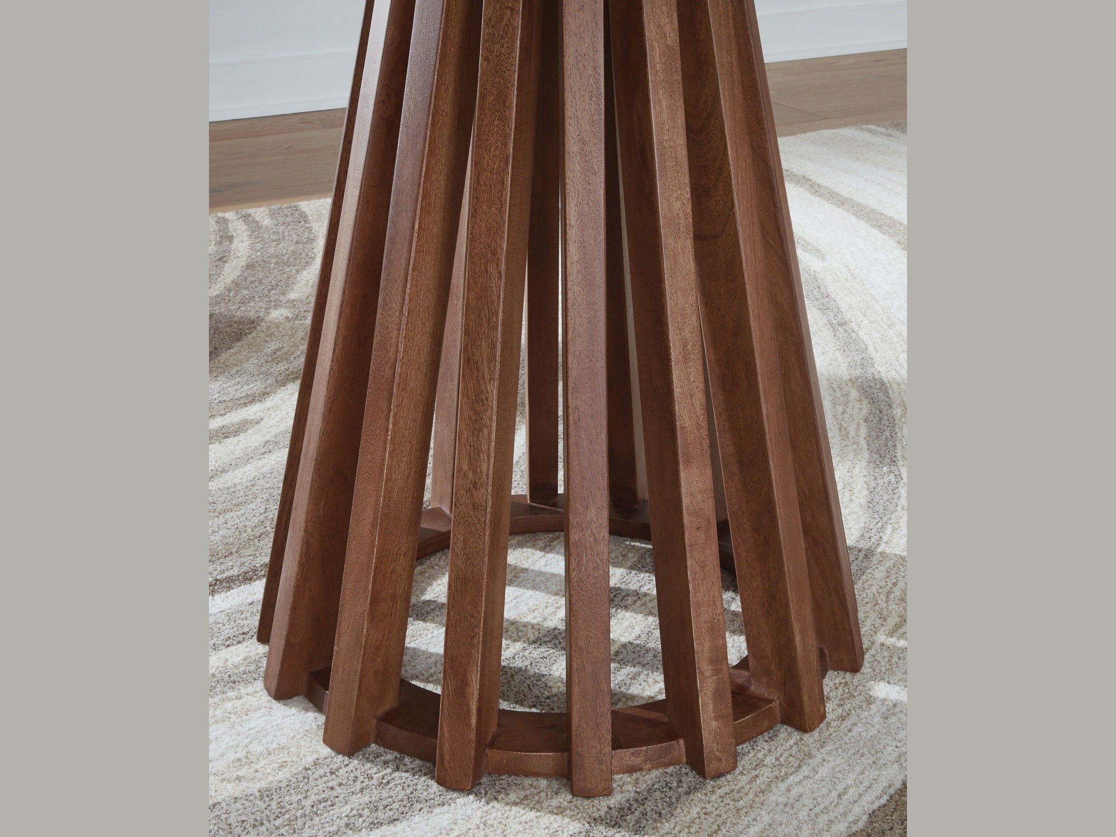 Kallari - Round End Table - Warm Brown / Black